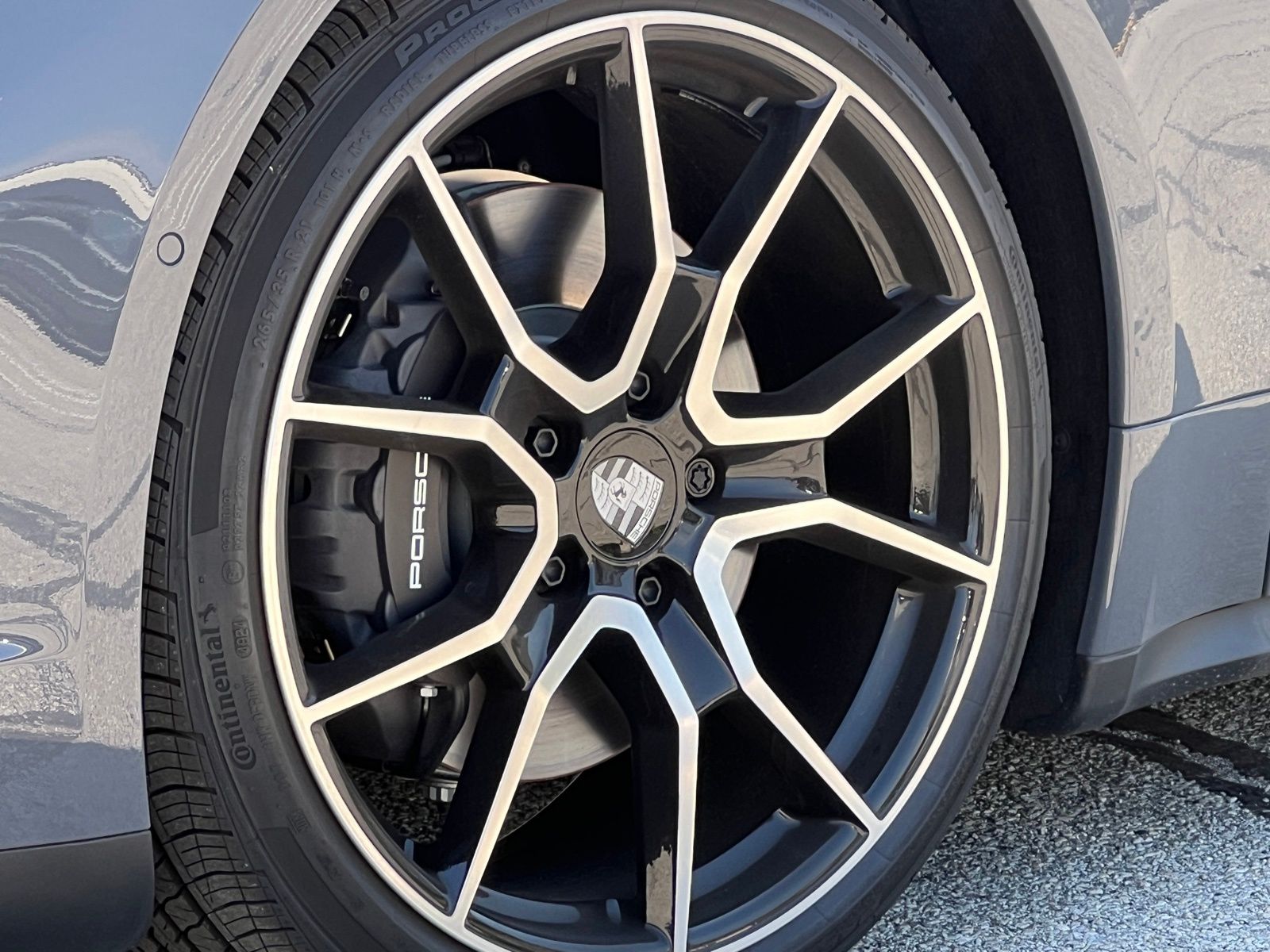 2025 Porsche Taycan Base - Photo 12
