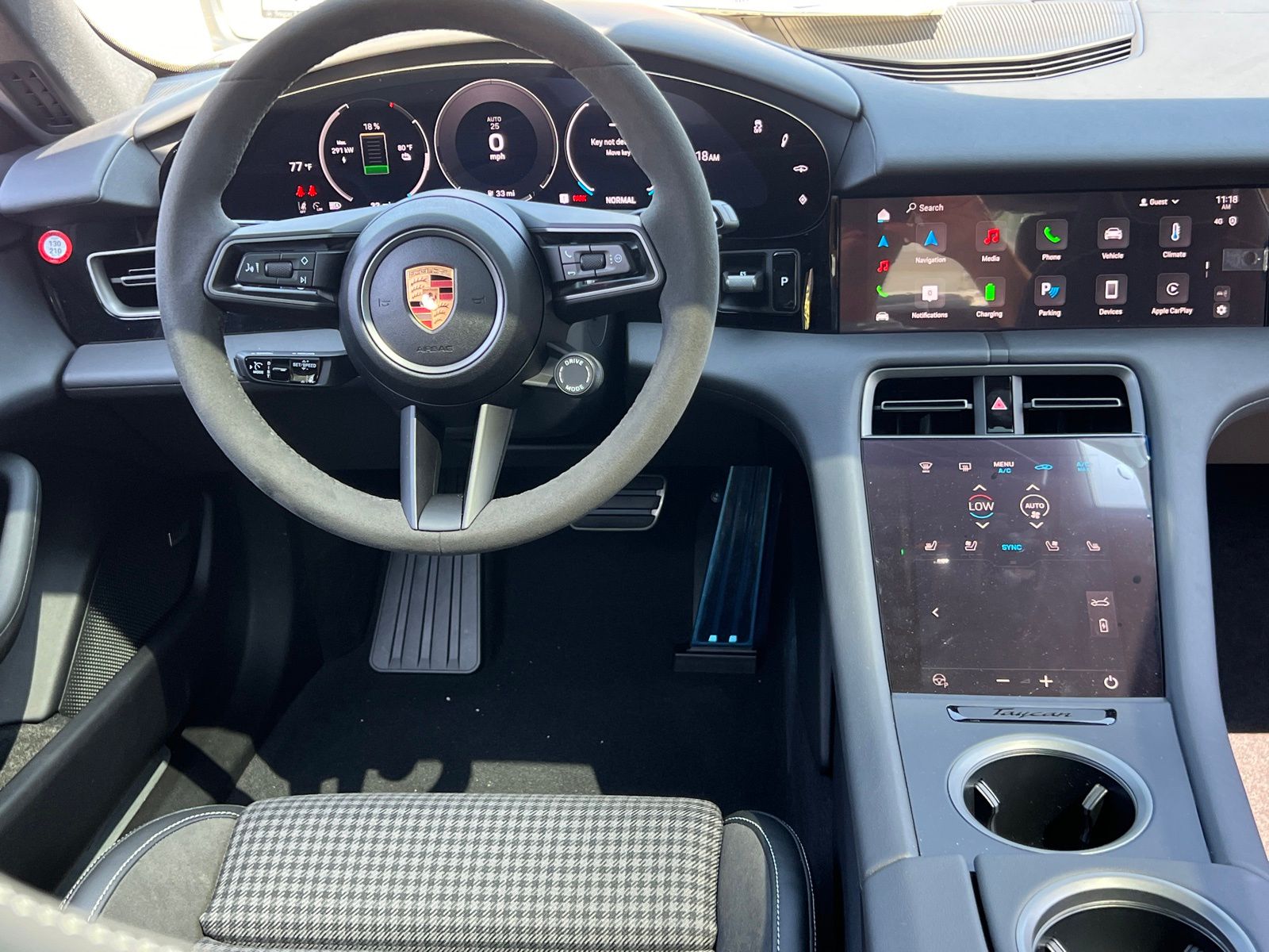 2025 Porsche Taycan Base - Photo 15