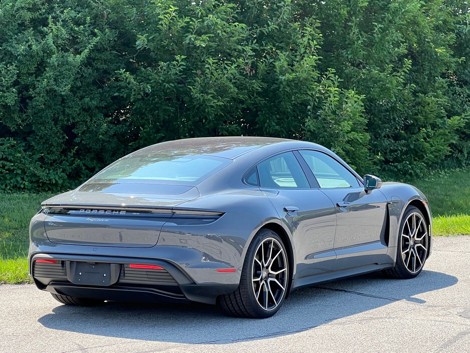 2025 Porsche Taycan Base - Photo 6