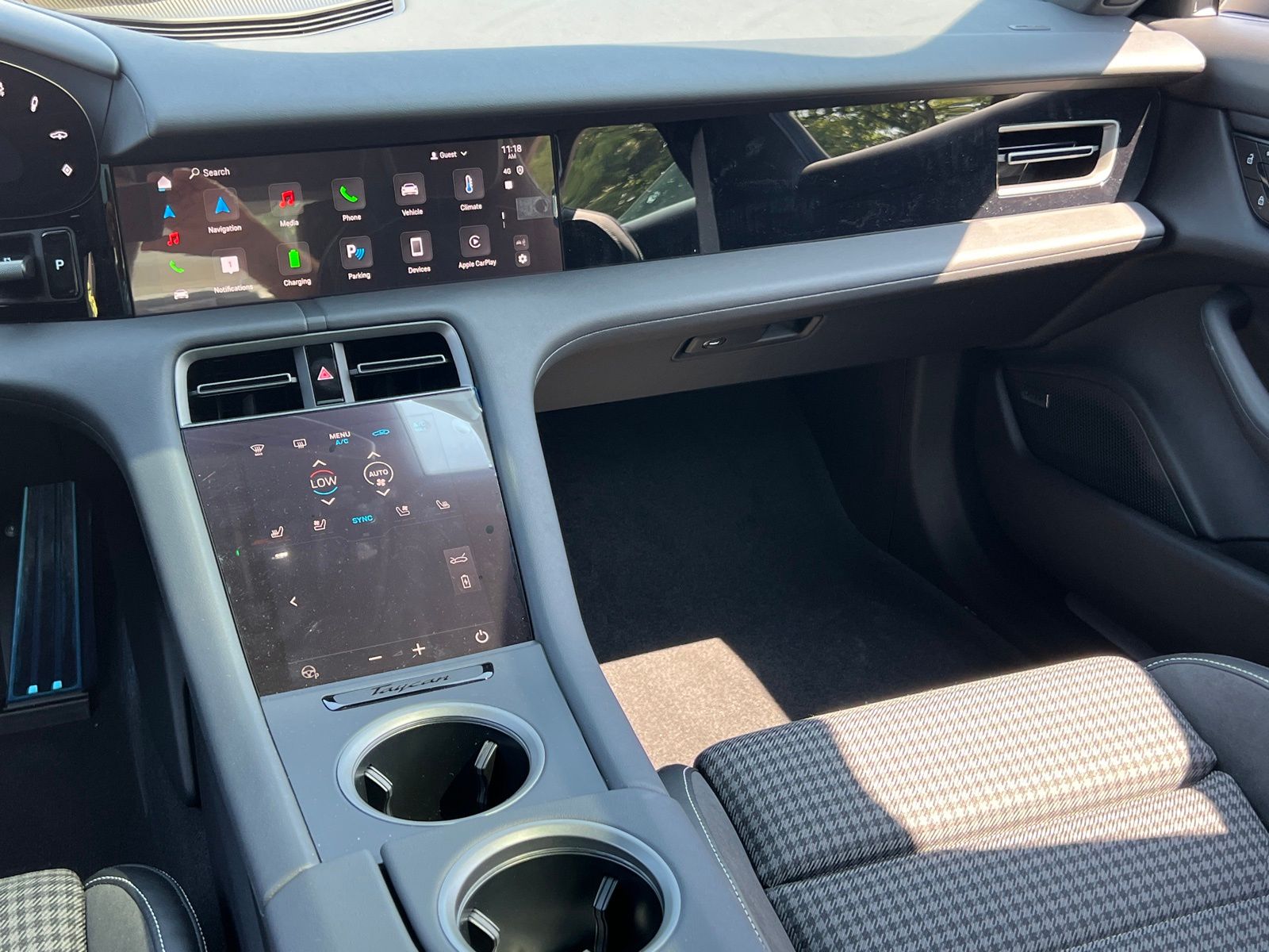 2025 Porsche Taycan Base - Photo 25