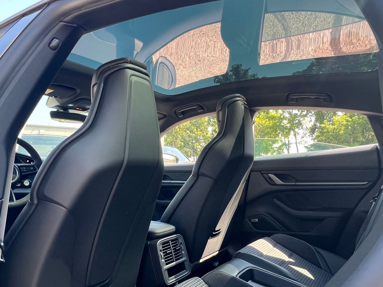 2025 Porsche Taycan Base - Photo 22