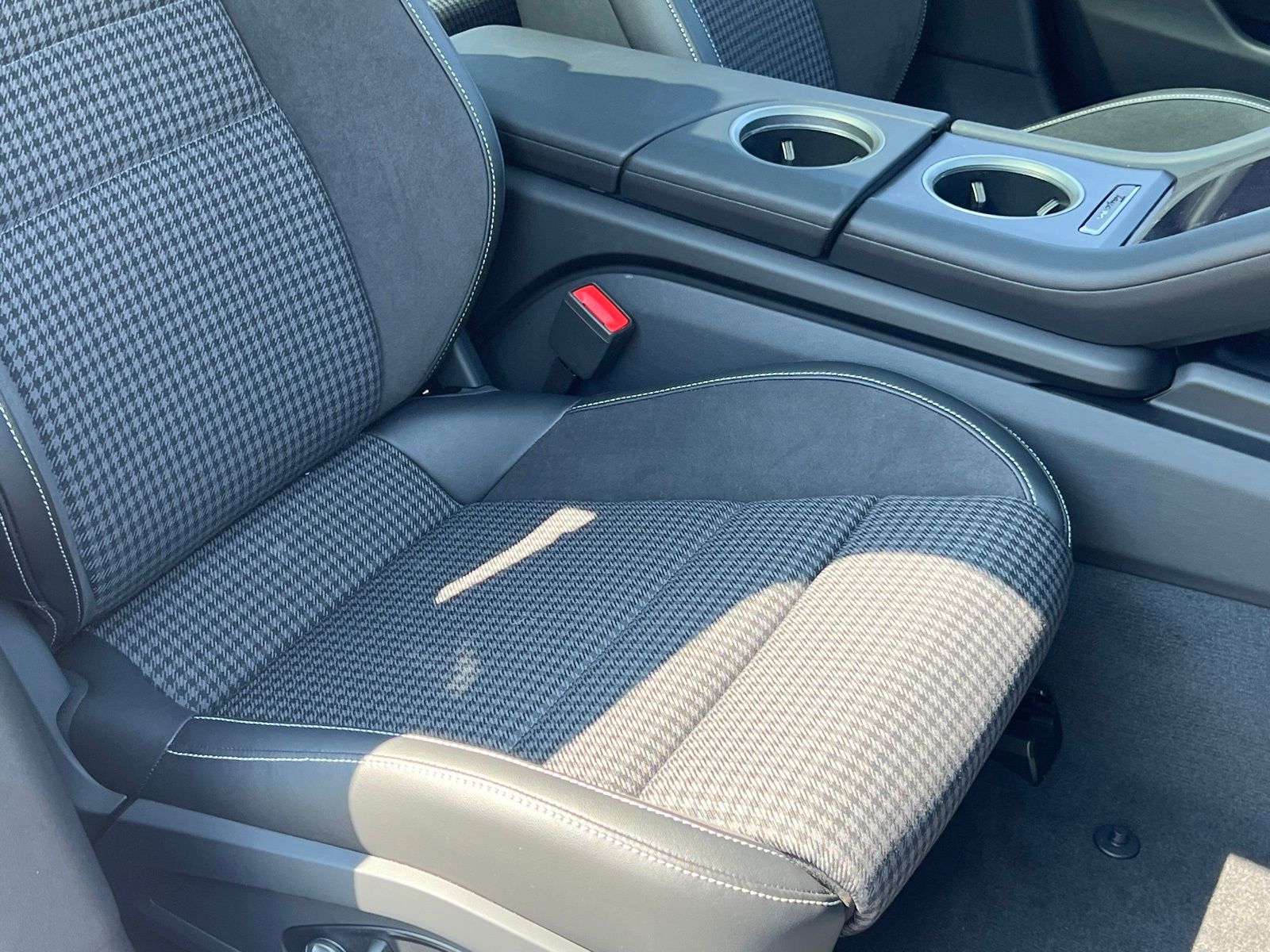 2025 Porsche Taycan Base - Photo 34
