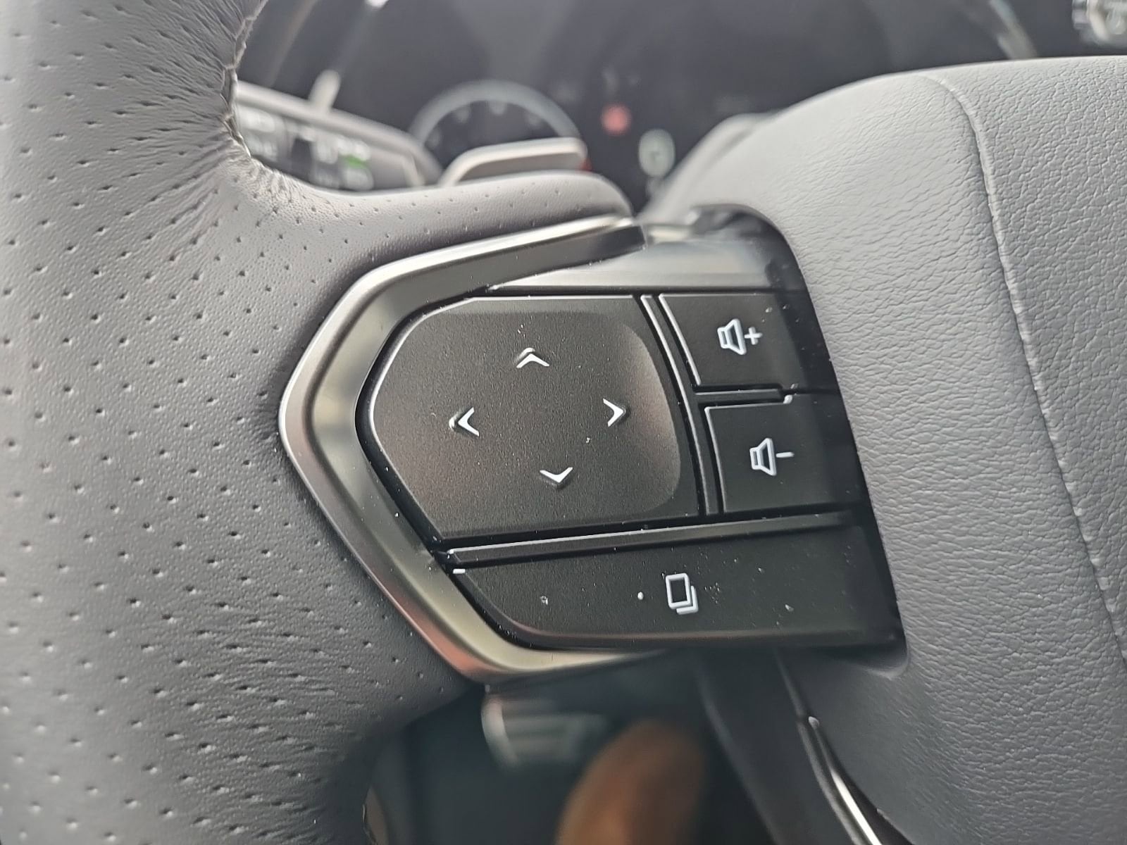 2026 Lexus RX 500h F-Sport - Photo 35