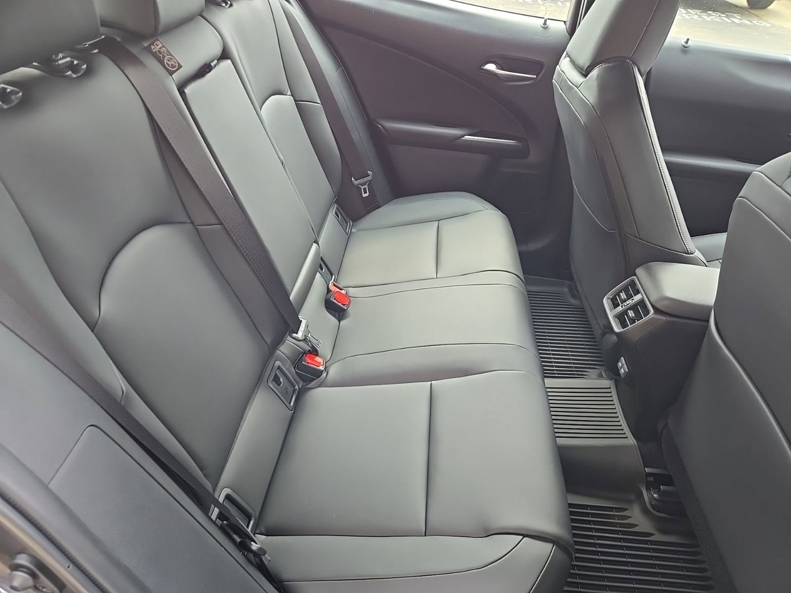 2026 Lexus UX Hybrid 300h F Sport Design - Photo 29