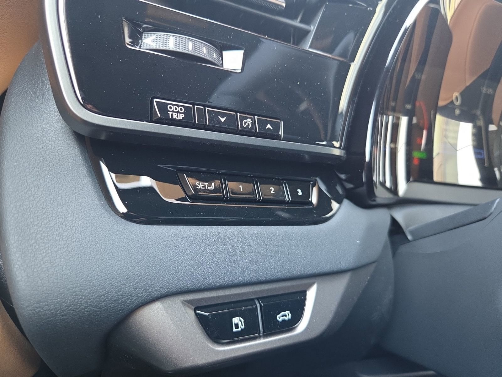 2026 Lexus RX 450h+ Premium - Photo 32