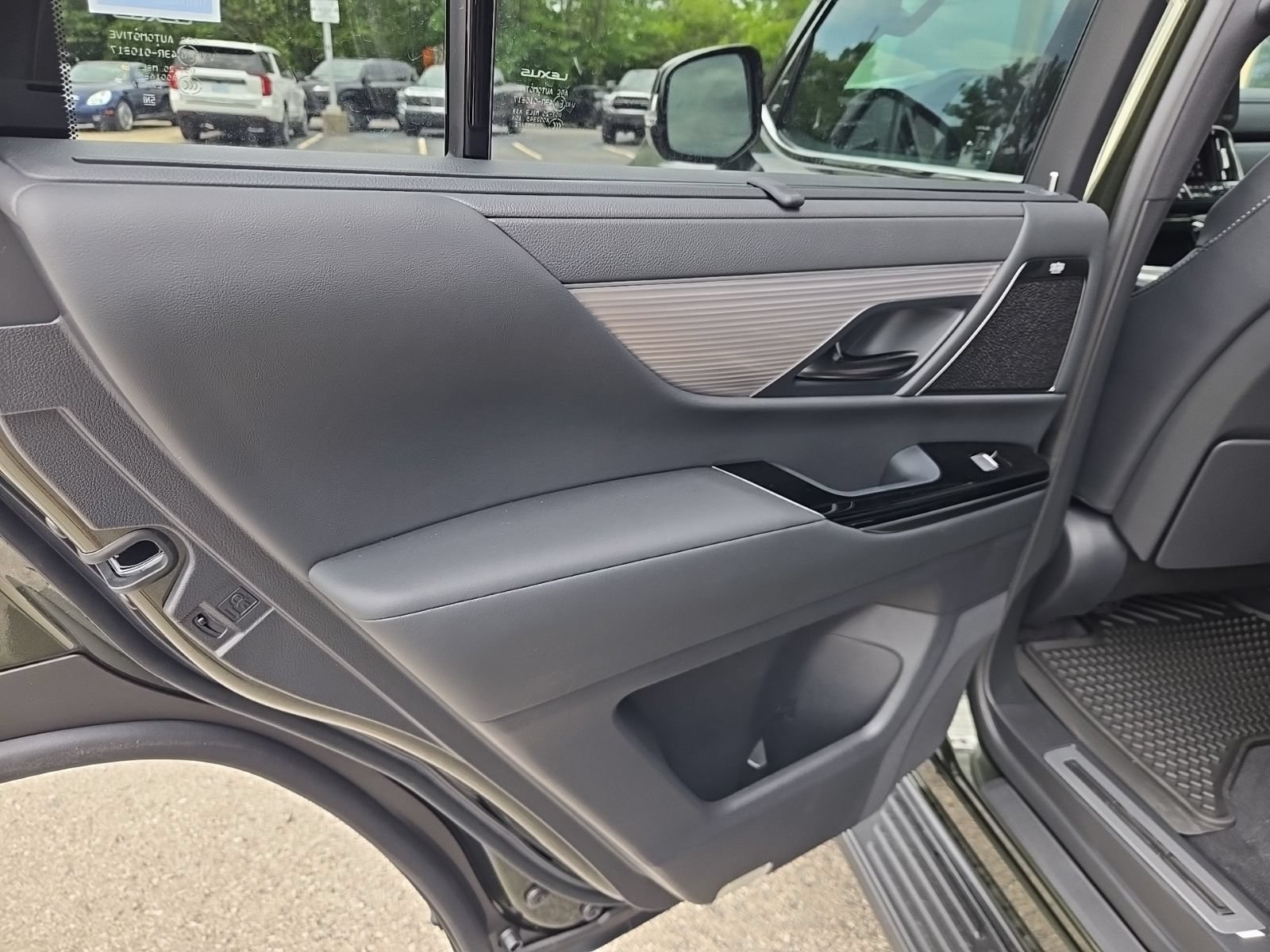 2026 Lexus LX 600 F-Sport - Photo 36