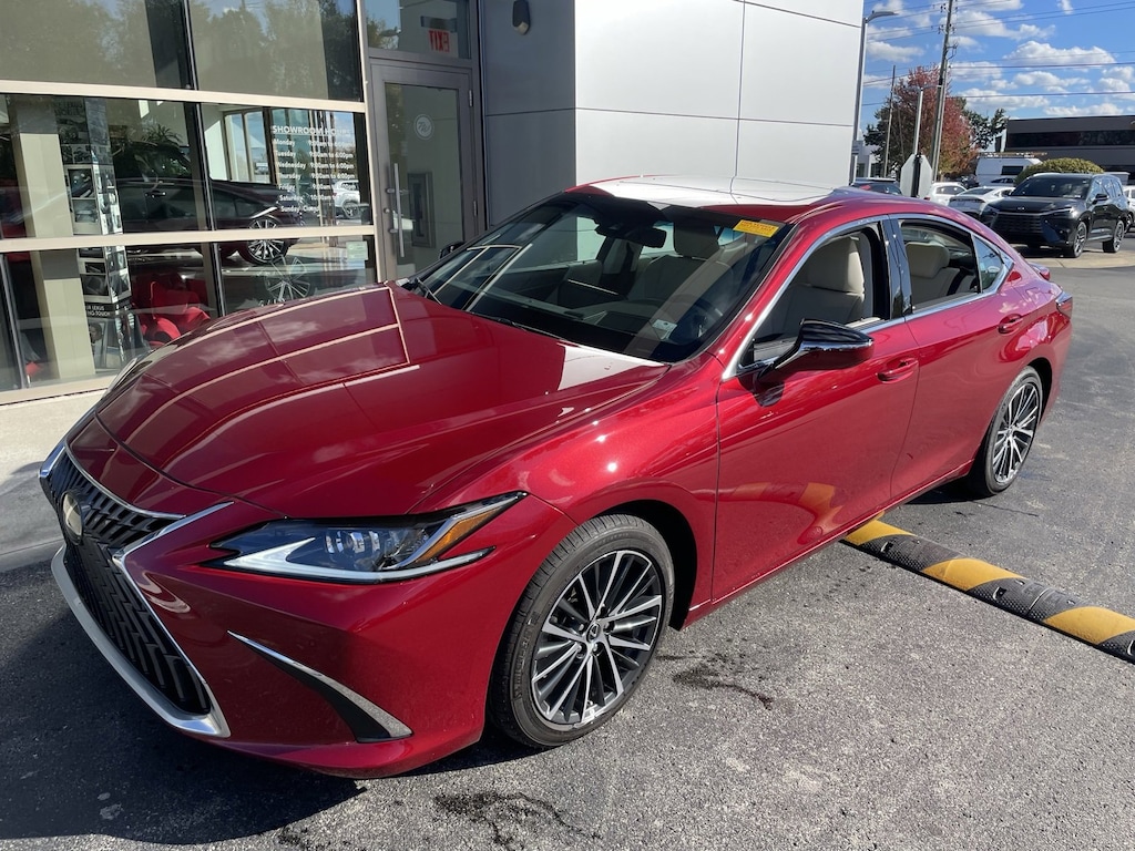Used 2024 Lexus ES 350 Sedan