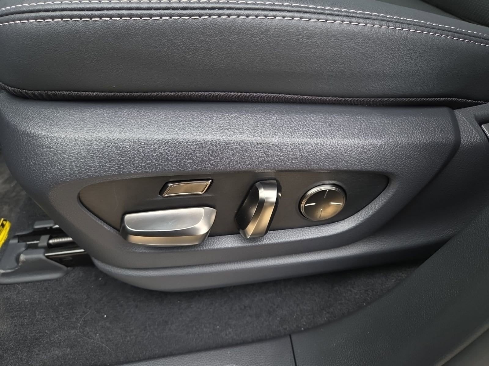 2025 Lexus LX 700h Luxury - Photo 23