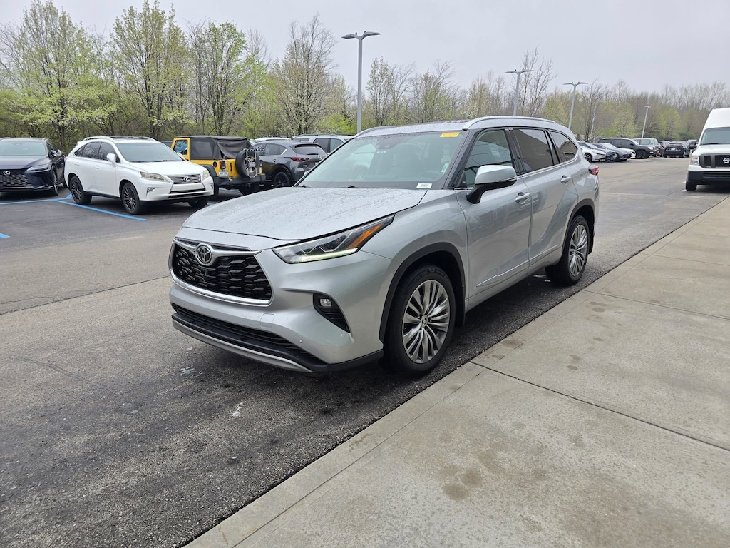 Used 2022 Toyota Highlander Platinum SUV