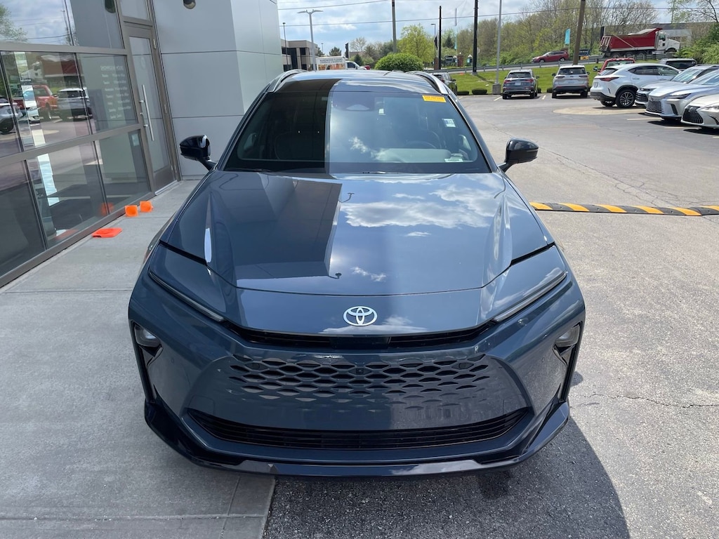 Used 2025 Toyota Crown Signia Limited SUV