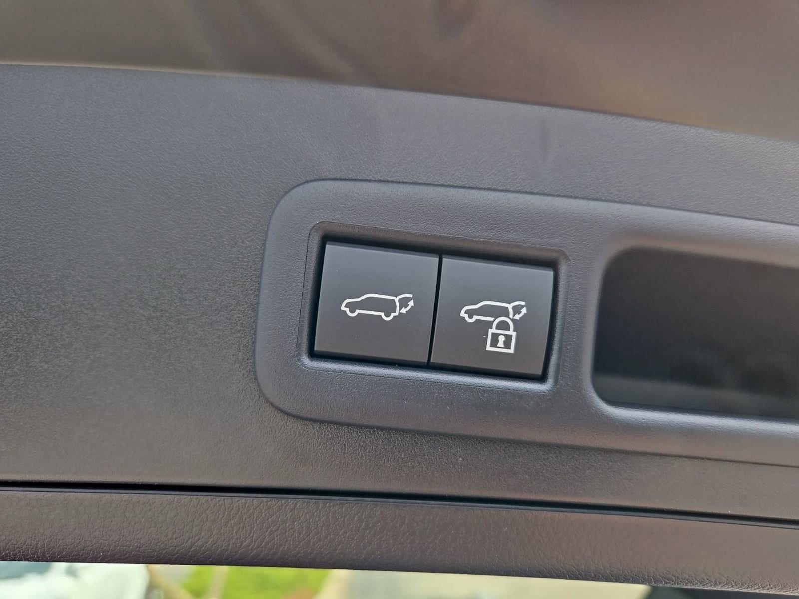 2026 Lexus UX Hybrid 300h Premium - Photo 14