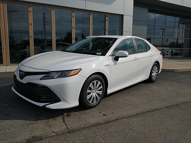 Used 2018 Toyota Camry LE with VIN 4T1B31HK6JU505462 for sale in Indianapolis, IN