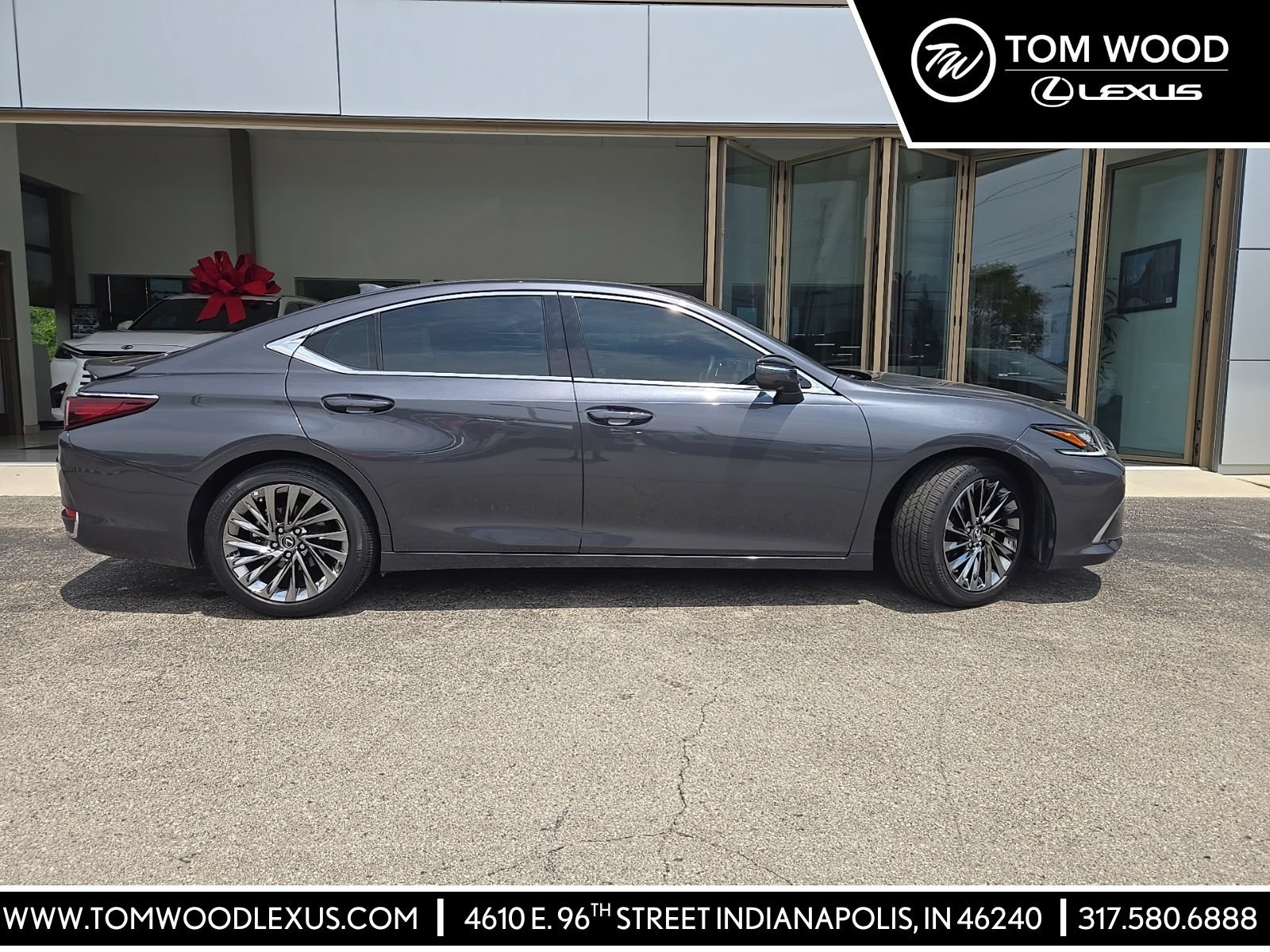 2025 Lexus ES 300h 300h Ultra Luxury's photo
