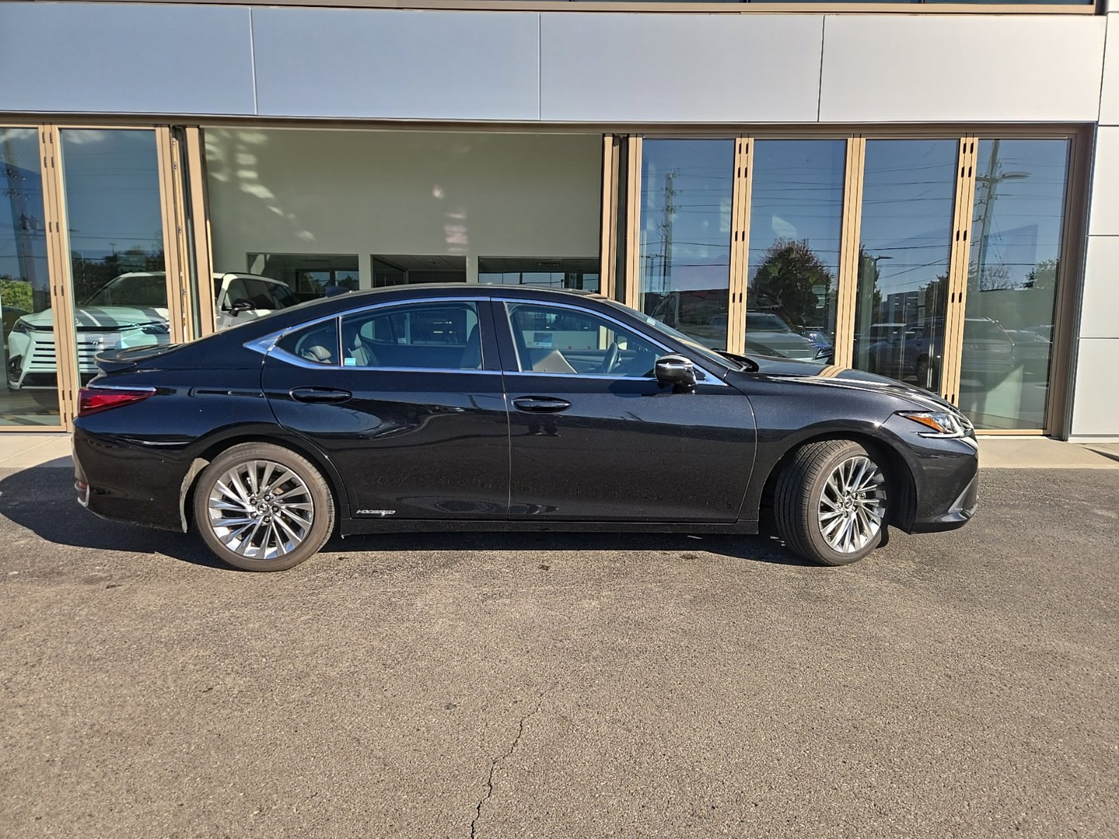 2022 Lexus ES Hybrid