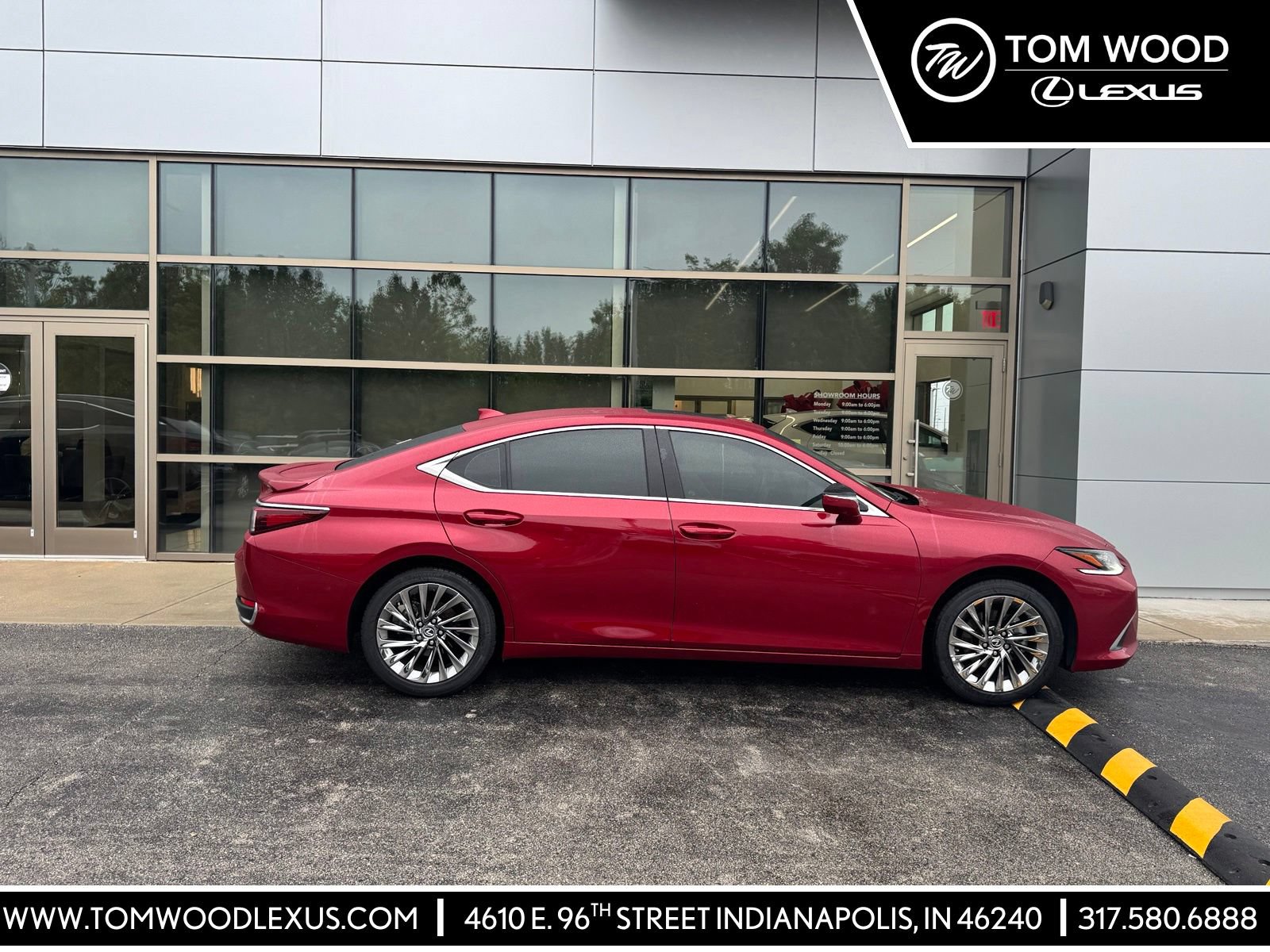 2025 Lexus ES 300h 300h Ultra Luxury's photo