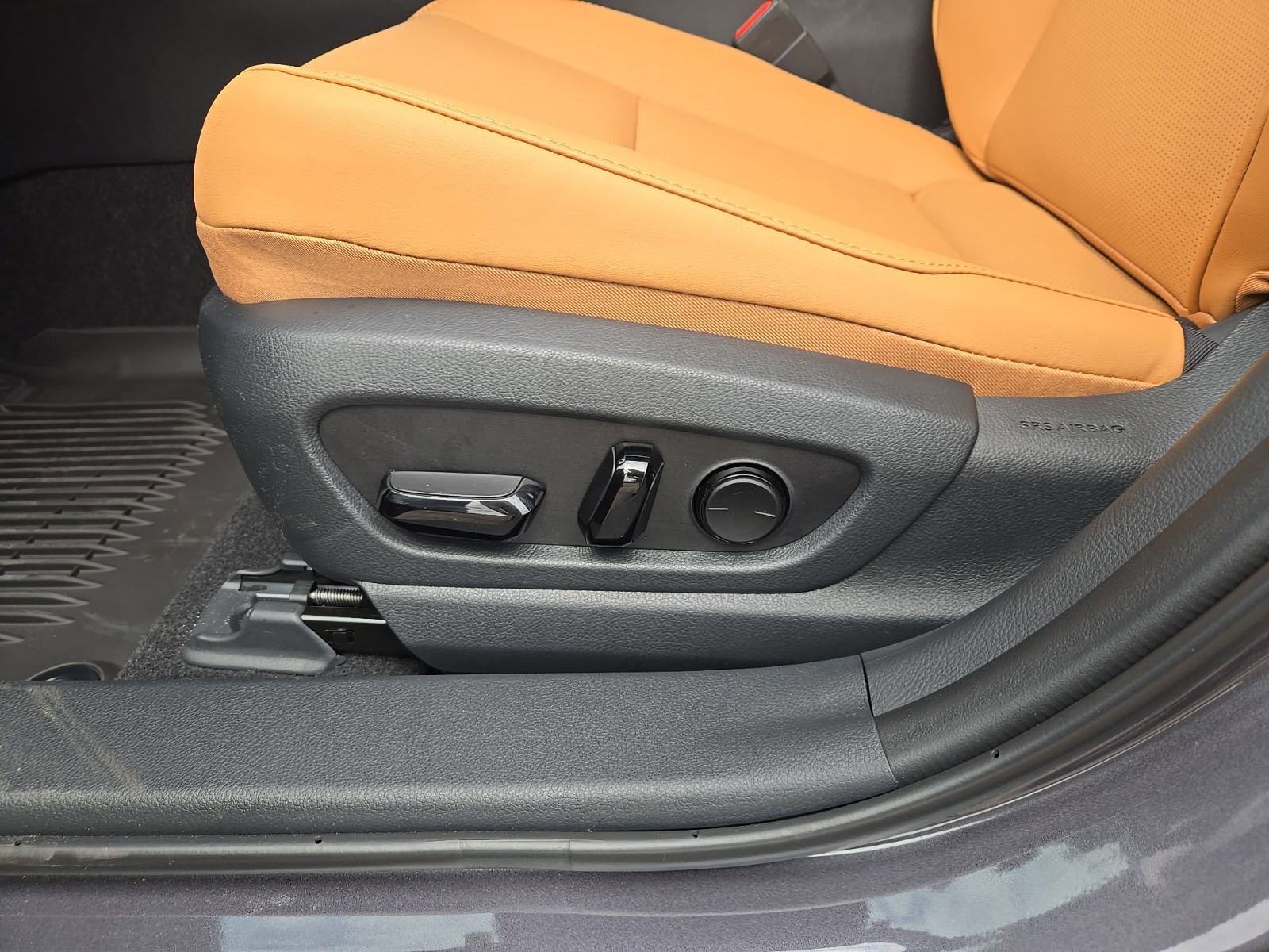2026 Lexus UX Hybrid 300h Premium - Photo 21