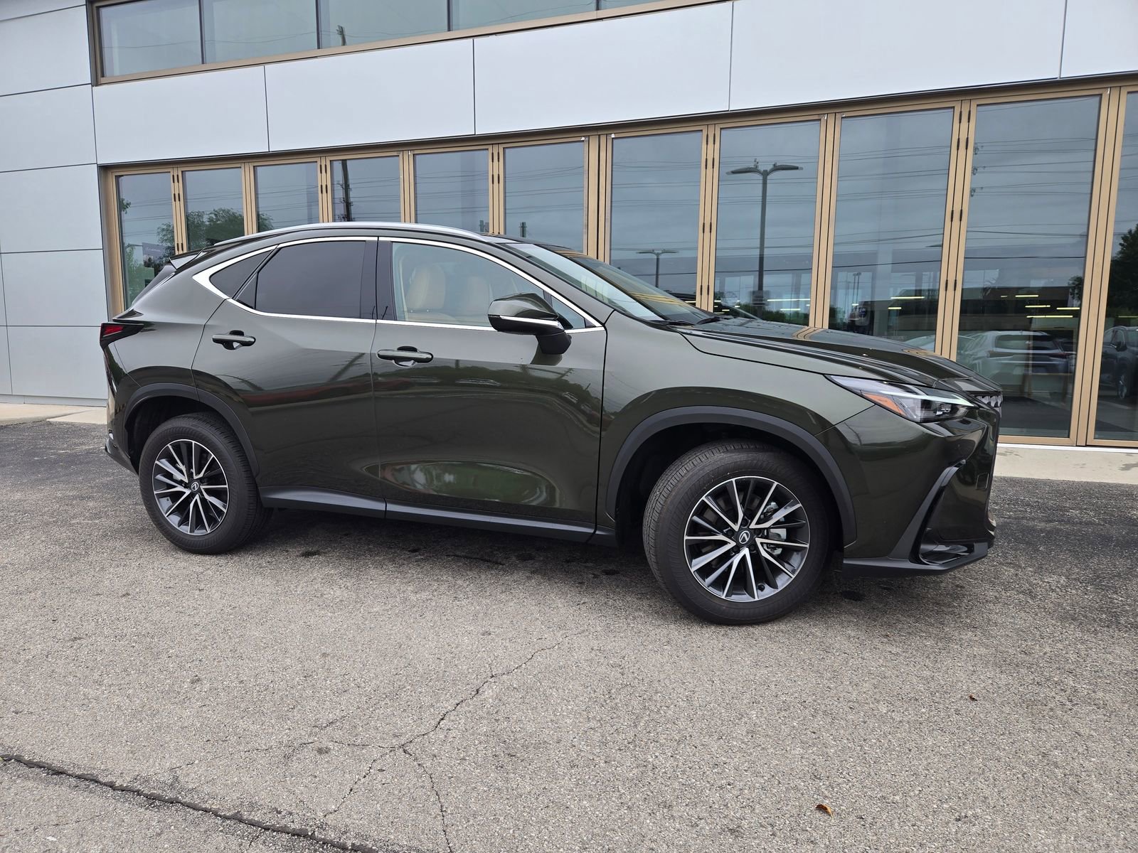 Vehicle Image 2