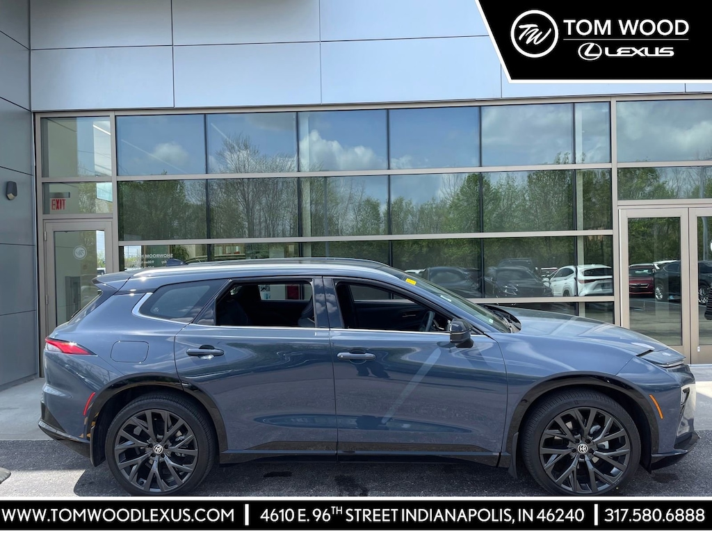 Used 2025 Toyota Crown Signia Limited SUV