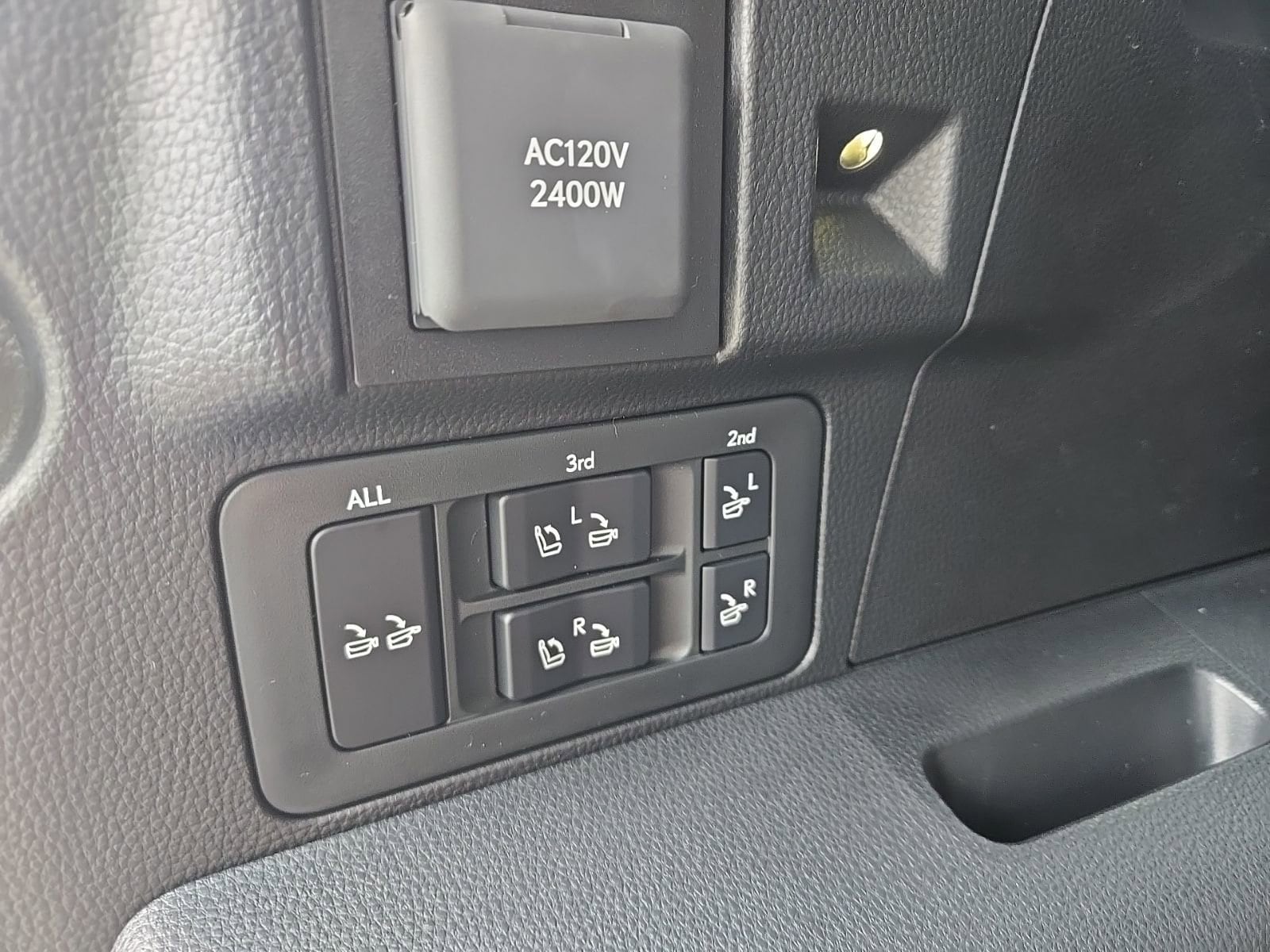 2026 Lexus LX 700h Luxury - Photo 16