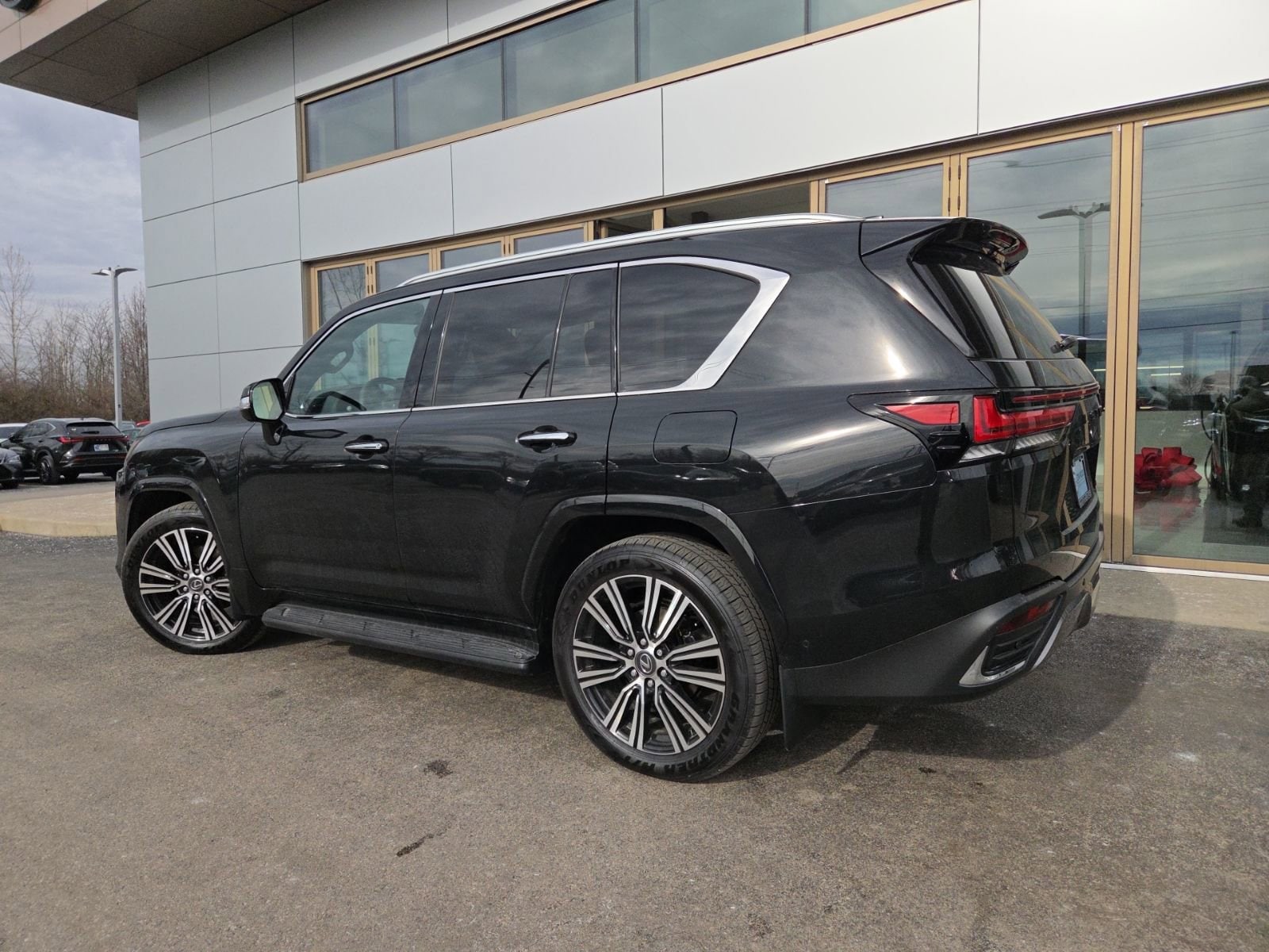 2025 Lexus LX 700h Luxury - Photo 16