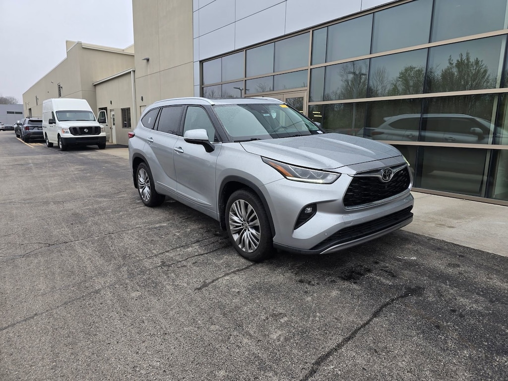 Used 2022 Toyota Highlander Platinum SUV