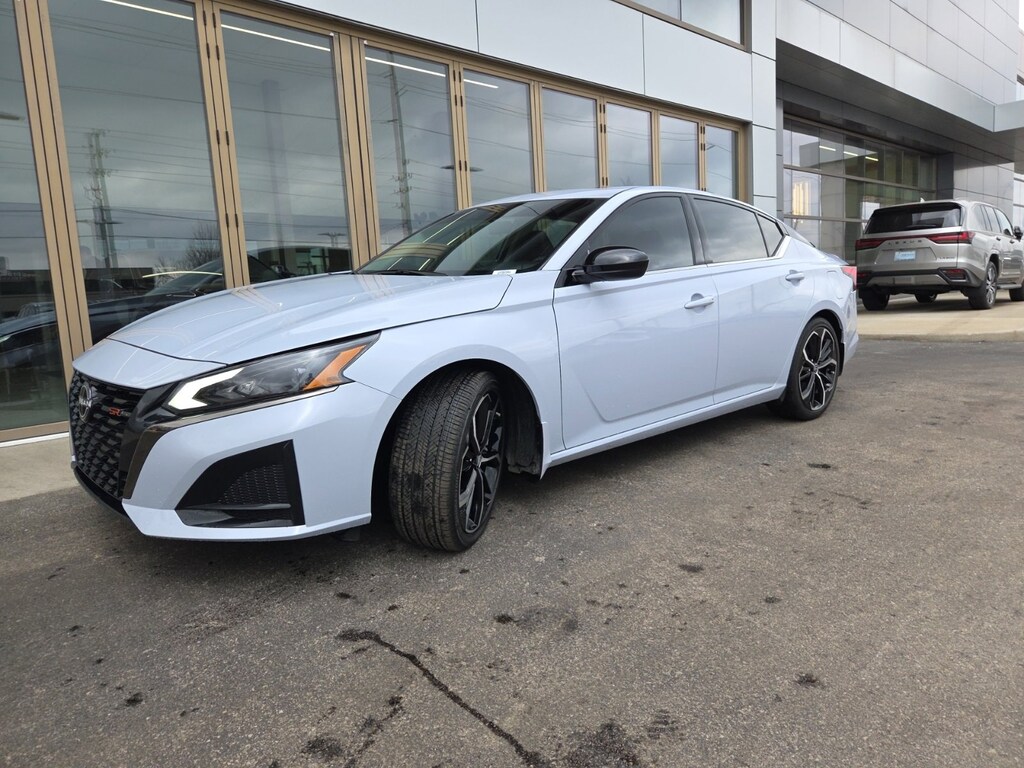 Used 2023 Nissan Altima 2.5 SR Sedan