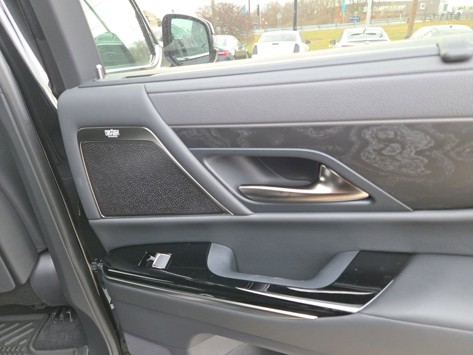 2025 Lexus LX 700h Luxury - Photo 31