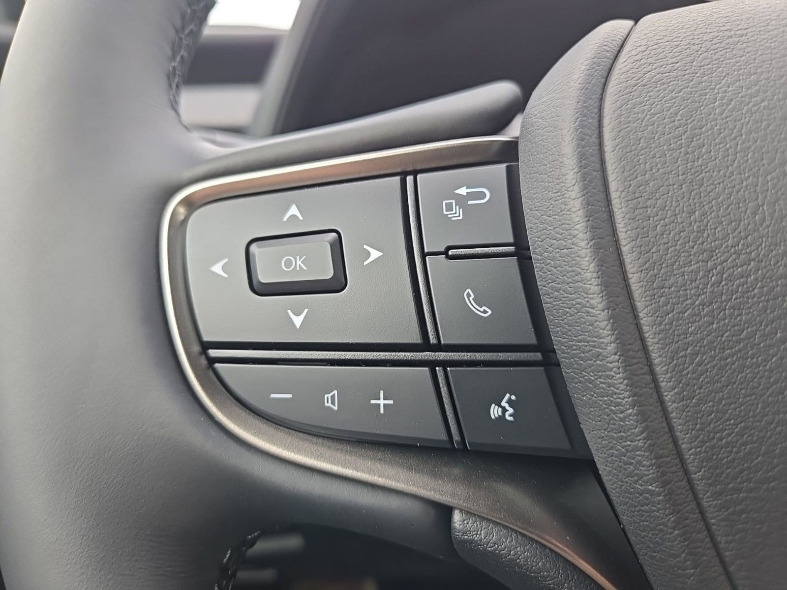 2026 Lexus UX Hybrid 300h F Sport Design - Photo 36