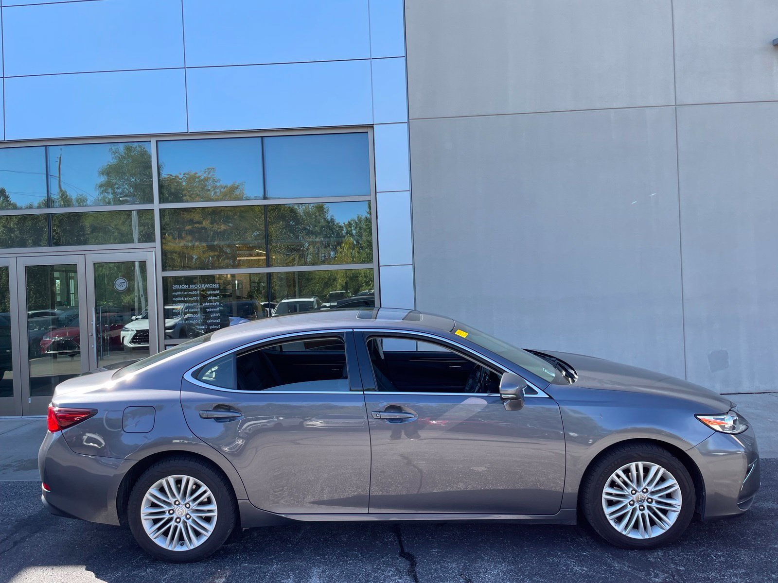 2016 Lexus ES
