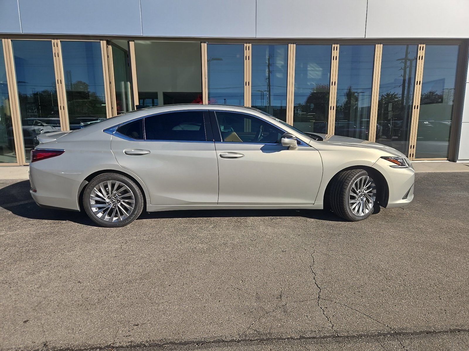 2022 Lexus ES