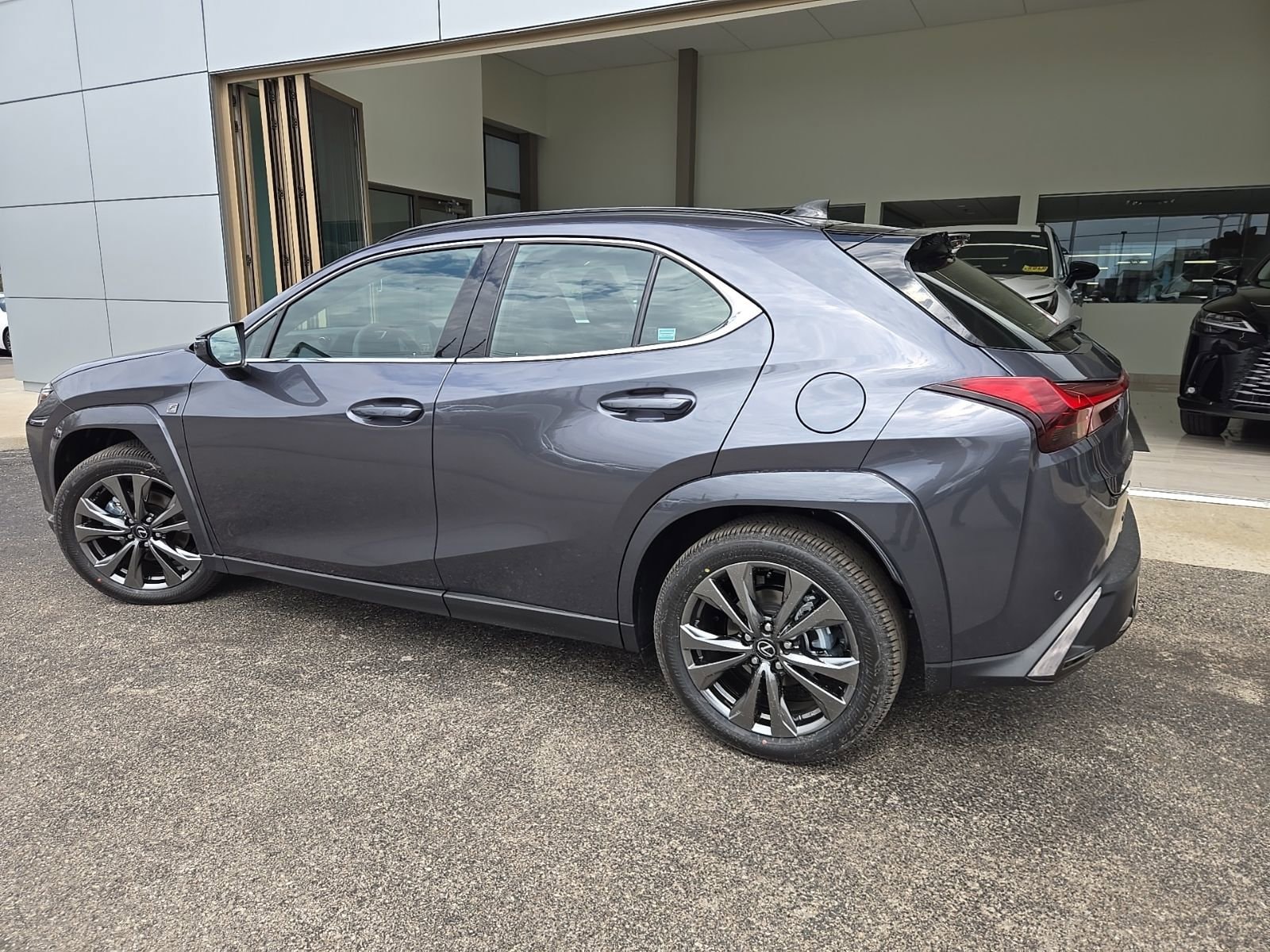 2026 Lexus UX Hybrid 300h F Sport Design - Photo 18
