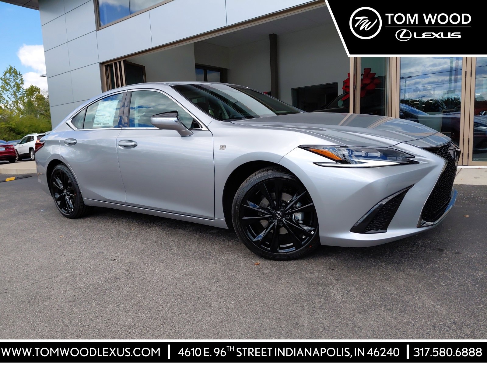 2025 Lexus ES Hybrid 300h's photo