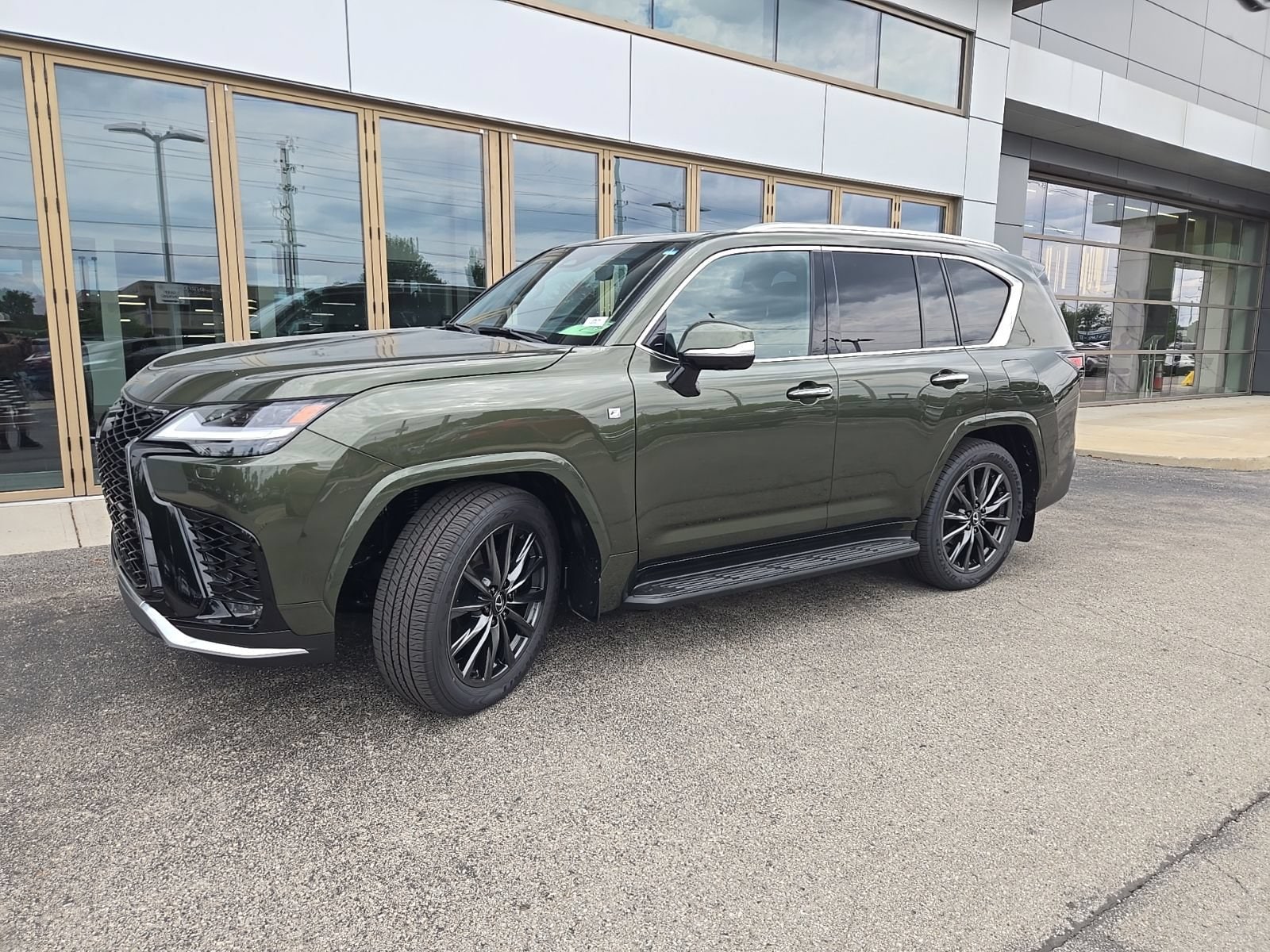 2026 Lexus LX 600 F-Sport - Photo 10