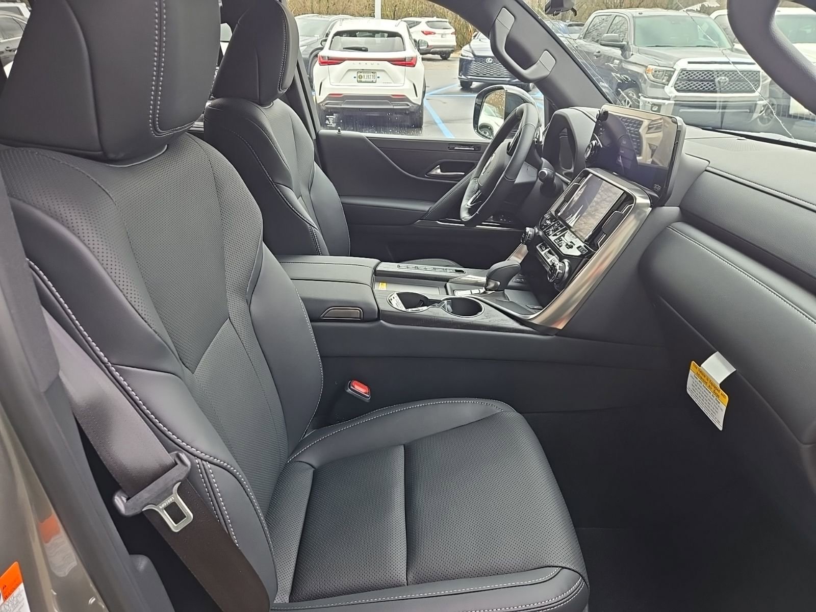 2026 Lexus LX 700h Luxury - Photo 27