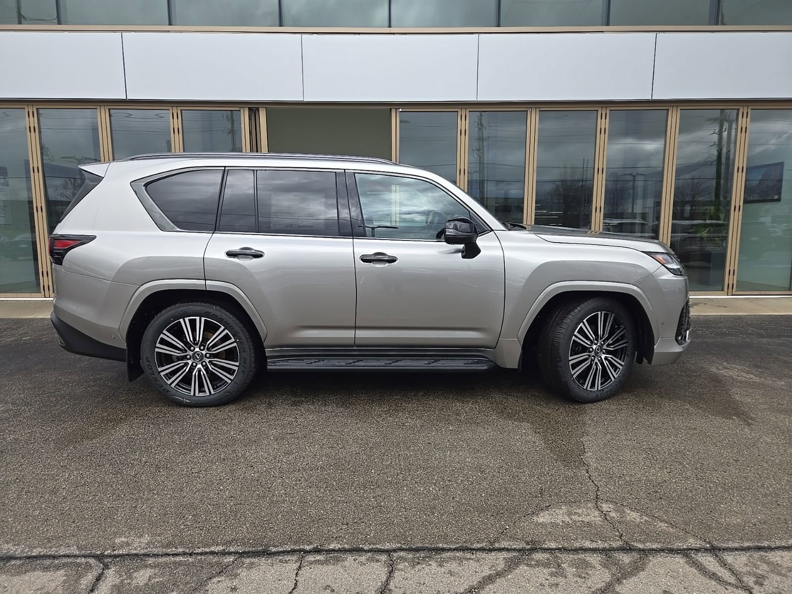 2026 Lexus LX 700h Luxury - Photo 7