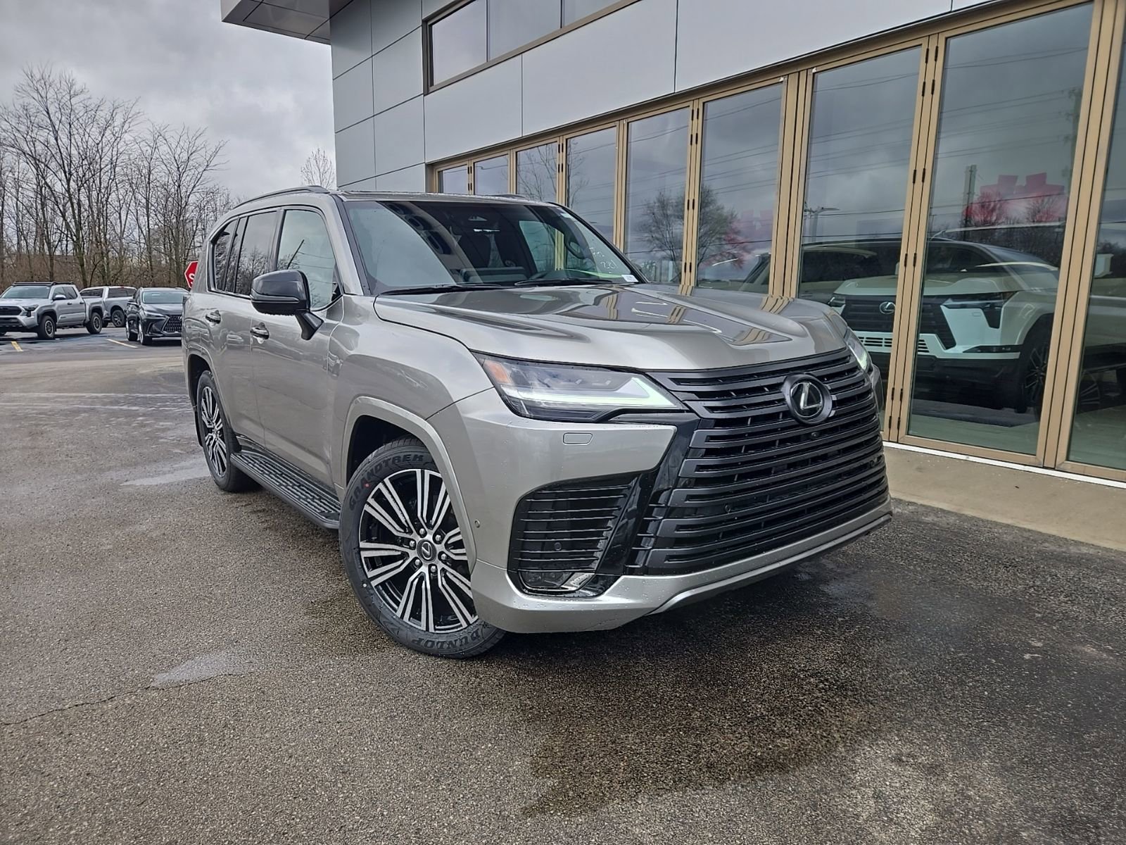 2026 Lexus LX 700h Luxury - Photo 2