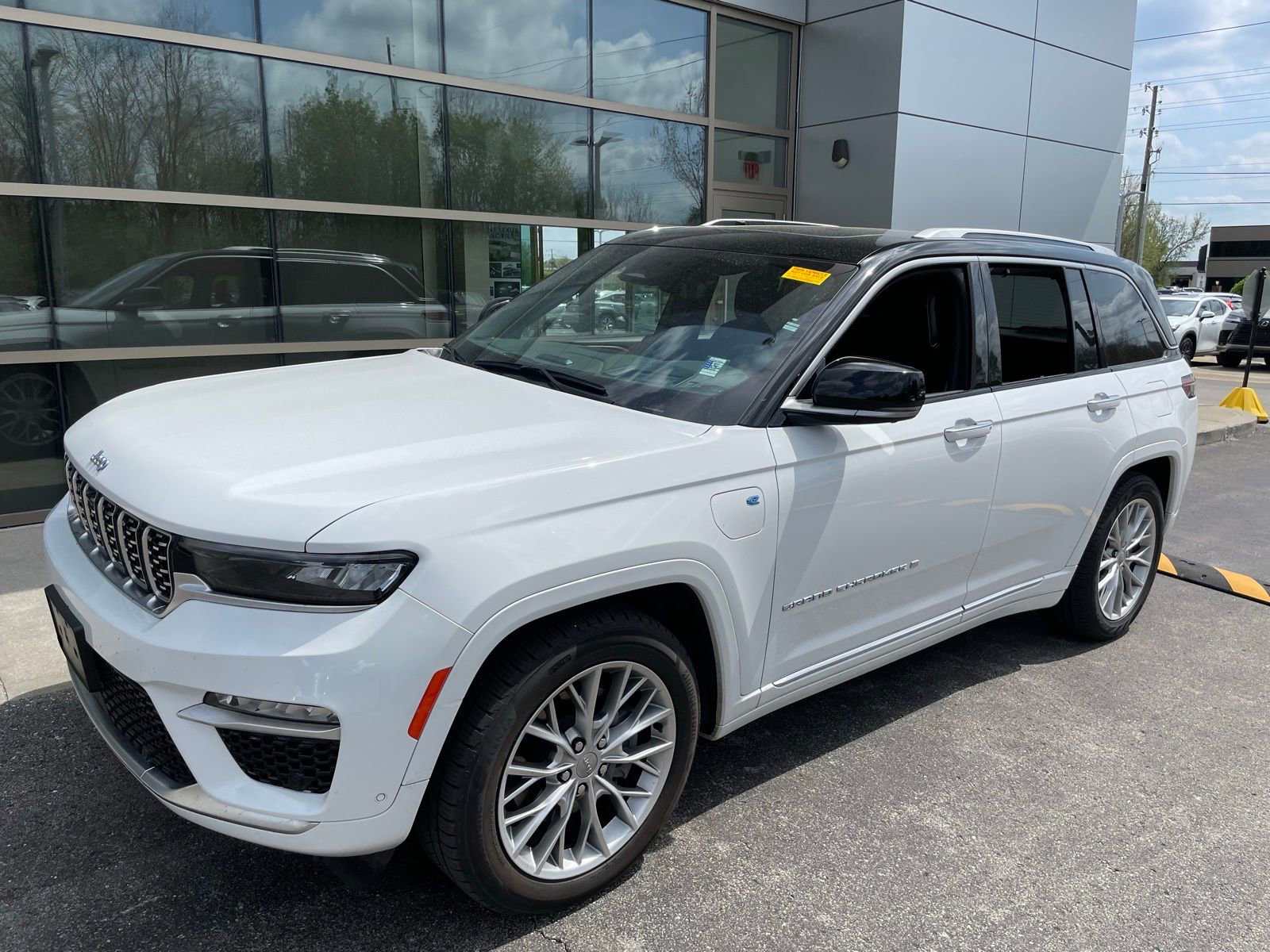 Used 2022 Jeep Grand Cherokee Summit Reserve 4xe with VIN 1C4RJYE68N8747323 for sale in Indianapolis, IN