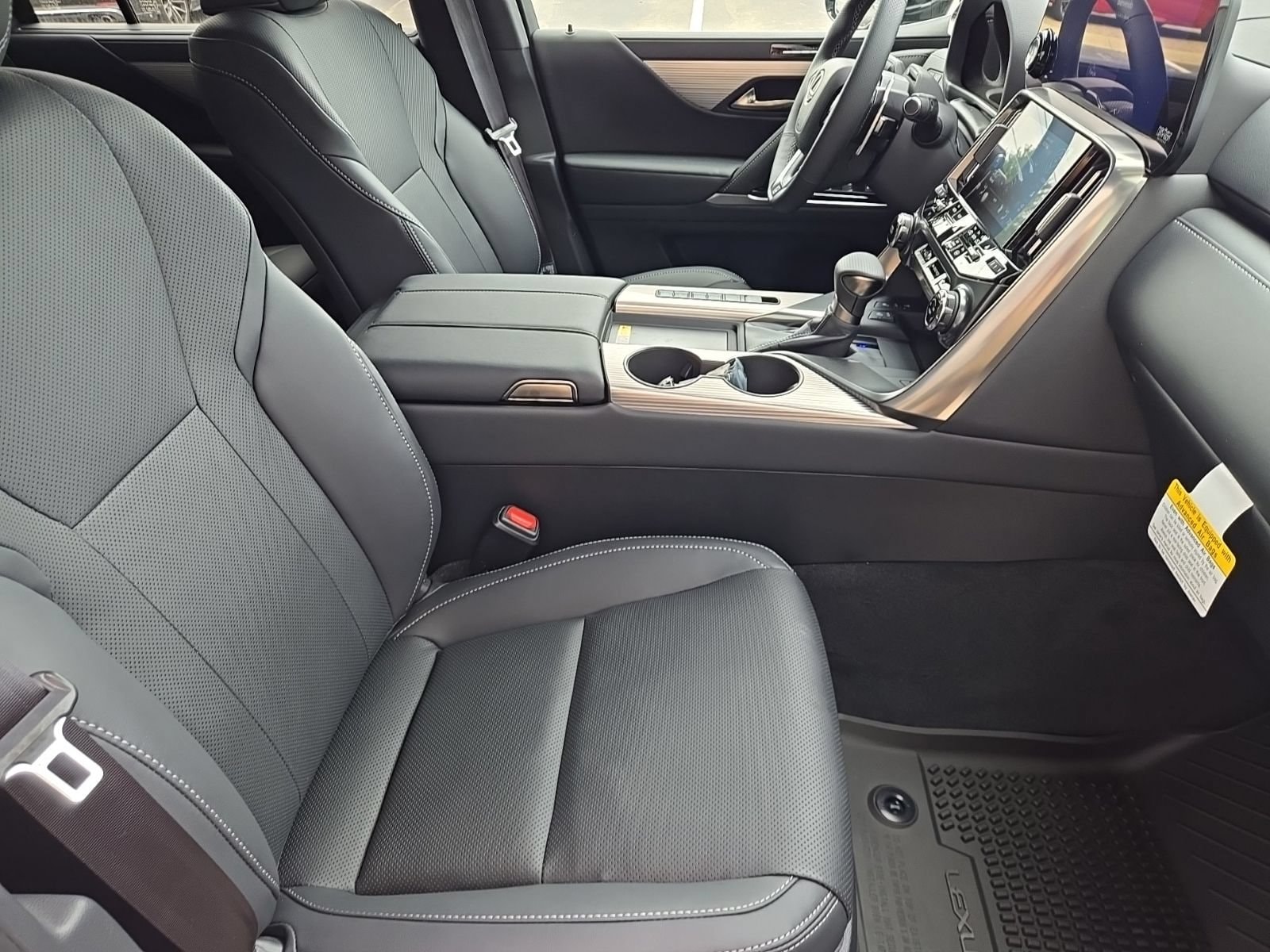 2026 Lexus LX 600 F-Sport - Photo 30
