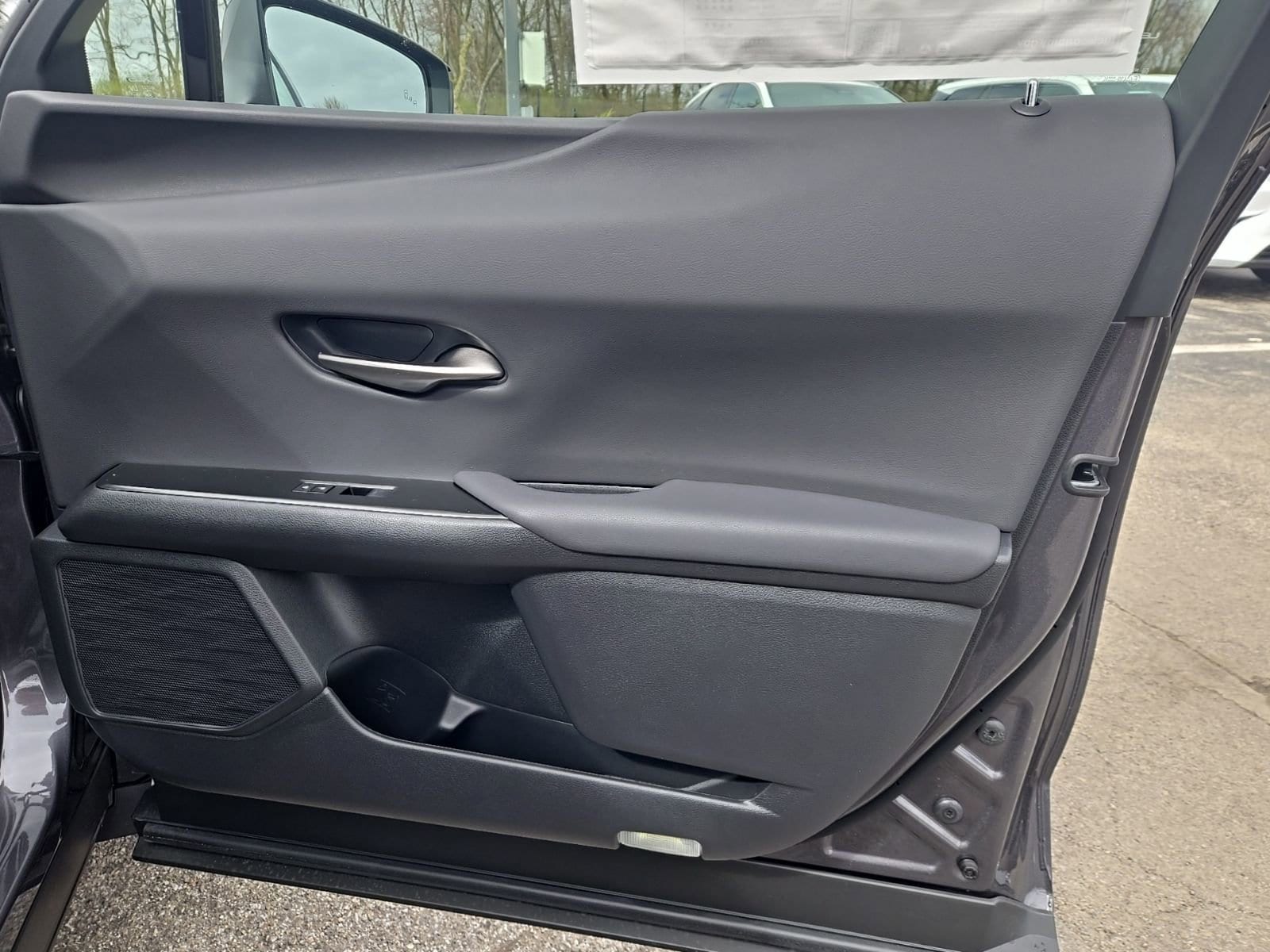 2026 Lexus UX Hybrid 300h F Sport Design - Photo 26