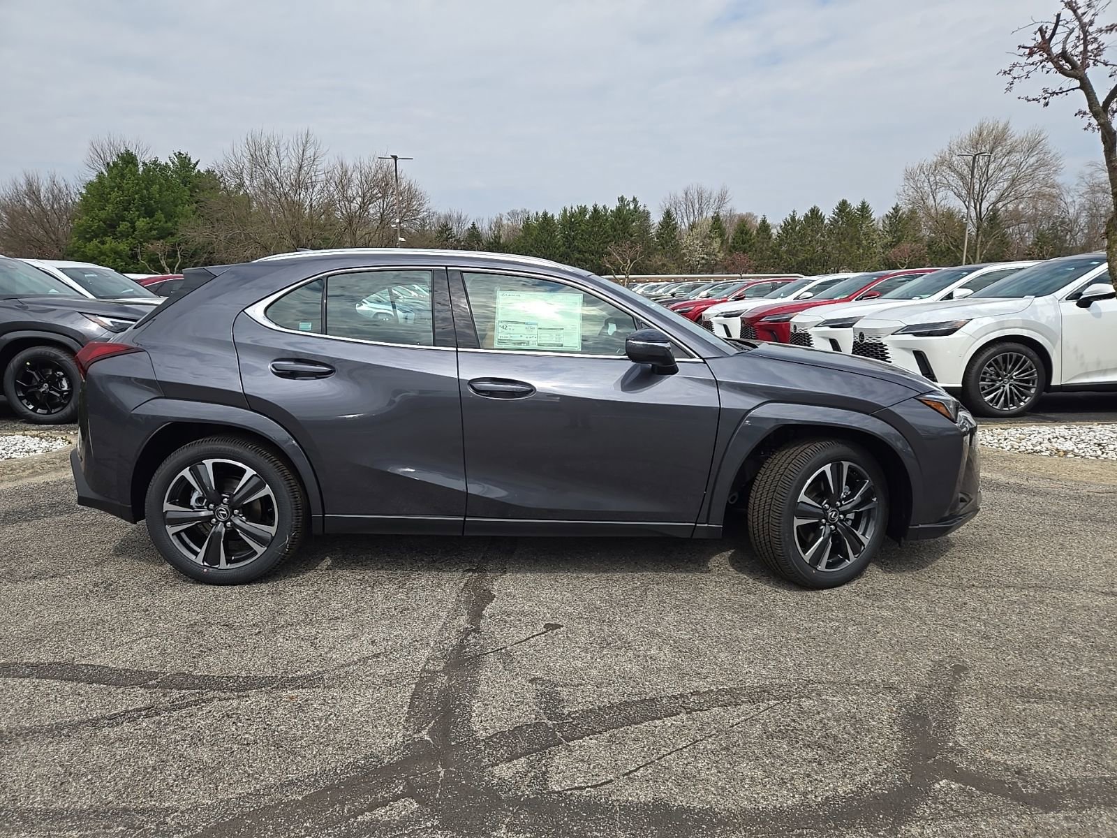 2026 Lexus UX Hybrid 300h Premium - Photo 6