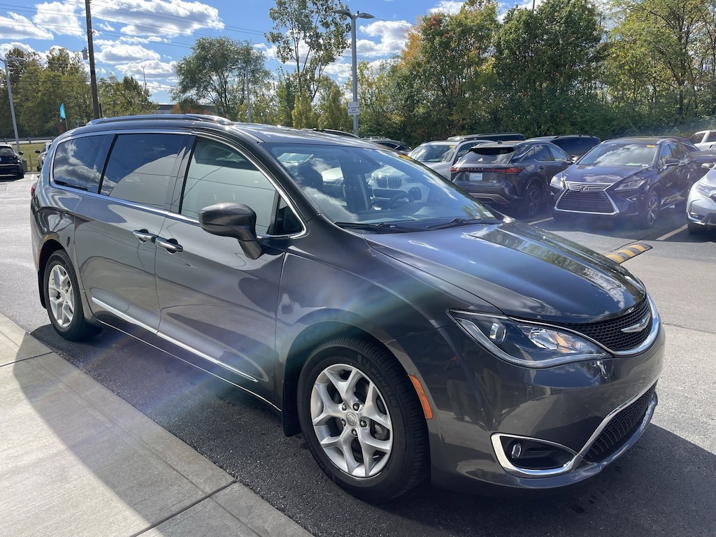 Used 2017 Chrysler Pacifica Touring L Plus Van