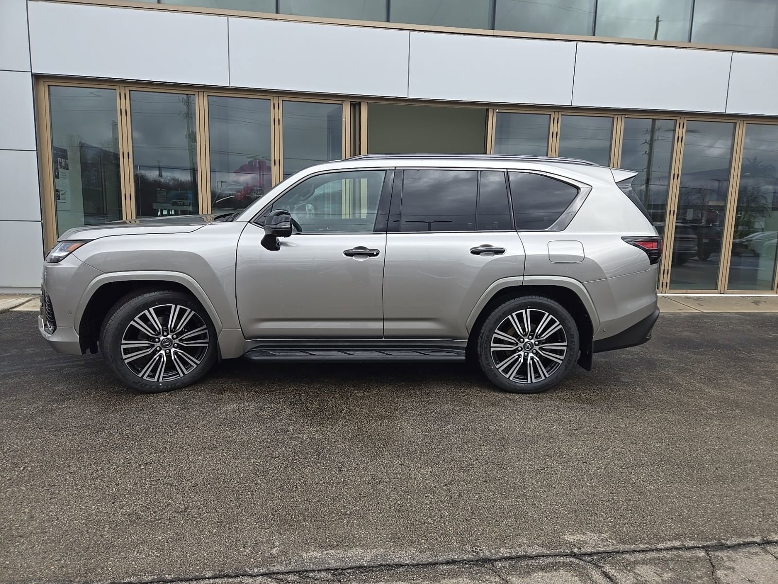 2026 Lexus LX 700h Luxury - Photo 10