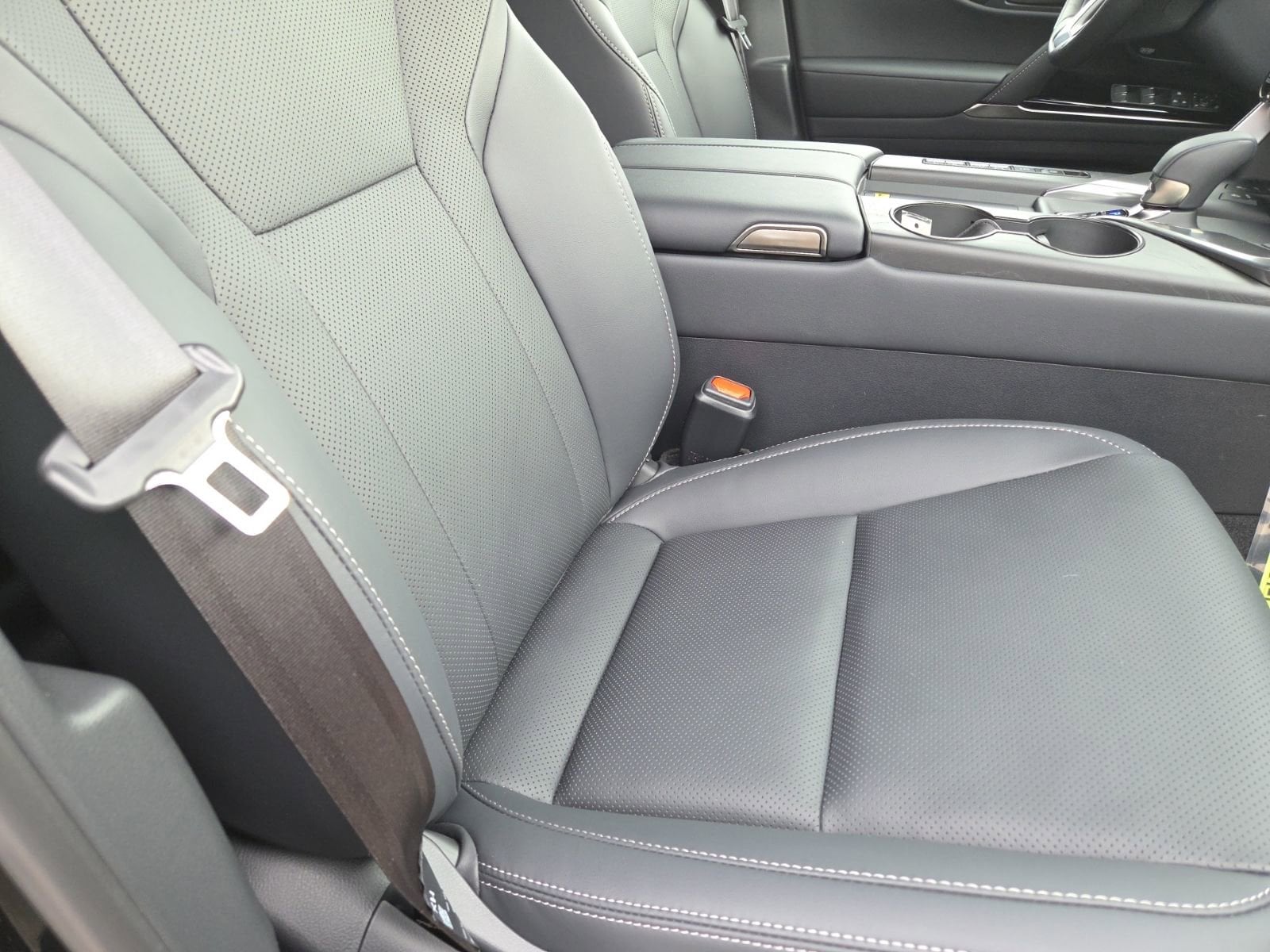 2025 Lexus LX 700h Luxury - Photo 27