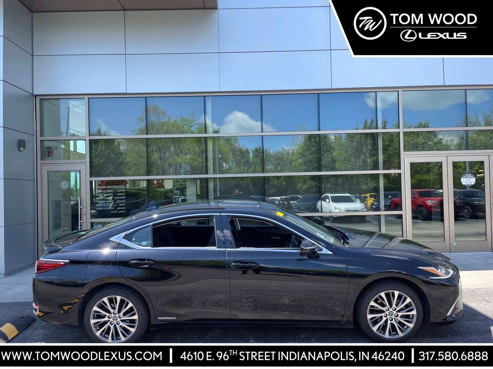 2019 Lexus ES 300h 300h's photo