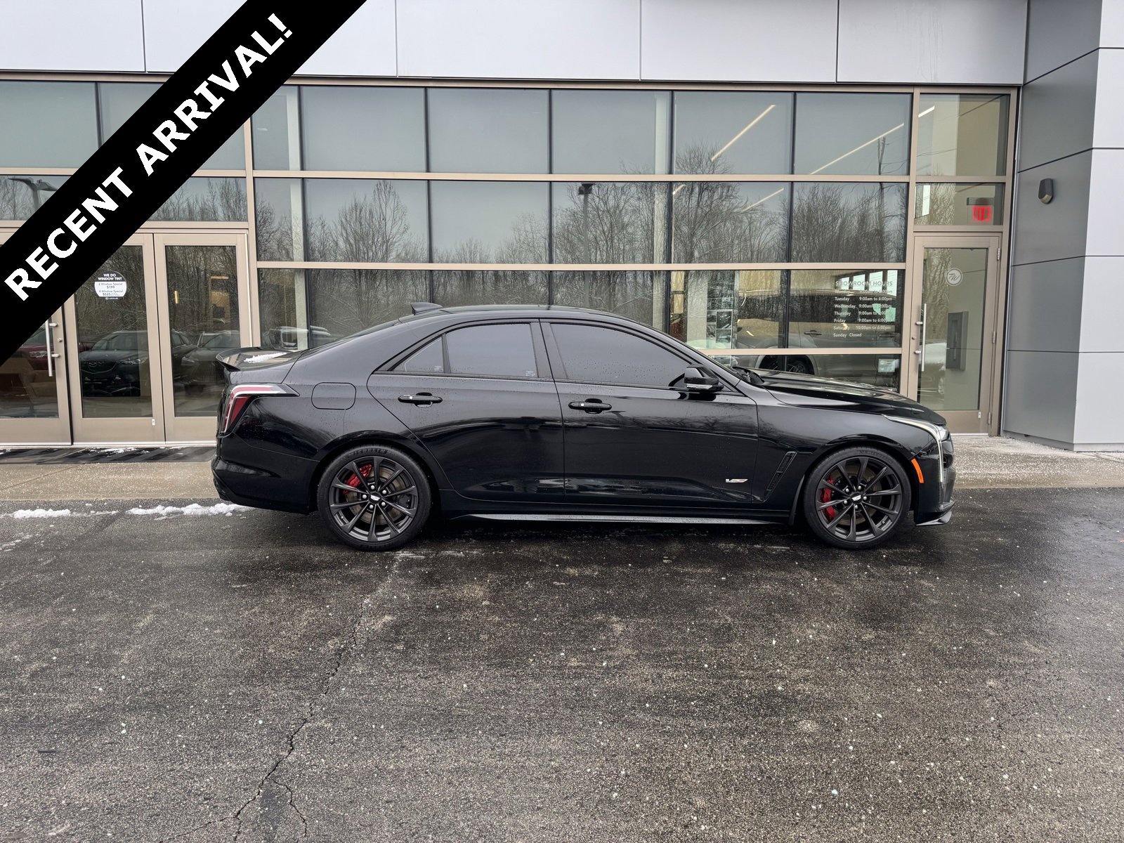 2023 Cadillac CT4 V-Series Blackwing's photo