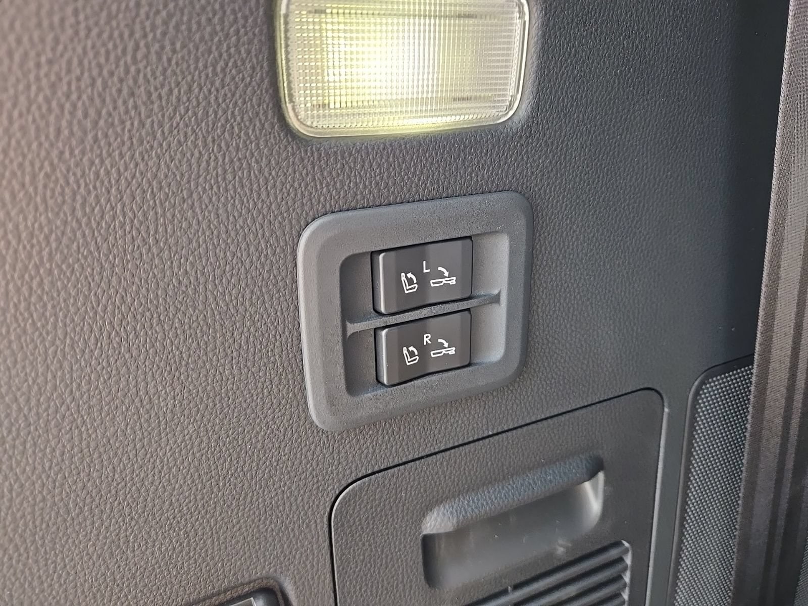2026 Lexus LX 600 F-Sport - Photo 19