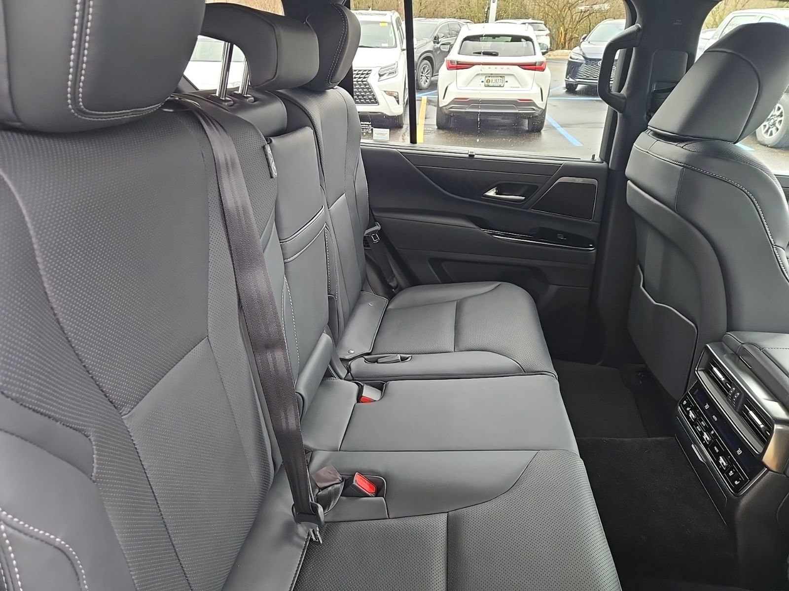 2026 Lexus LX 700h Luxury - Photo 30