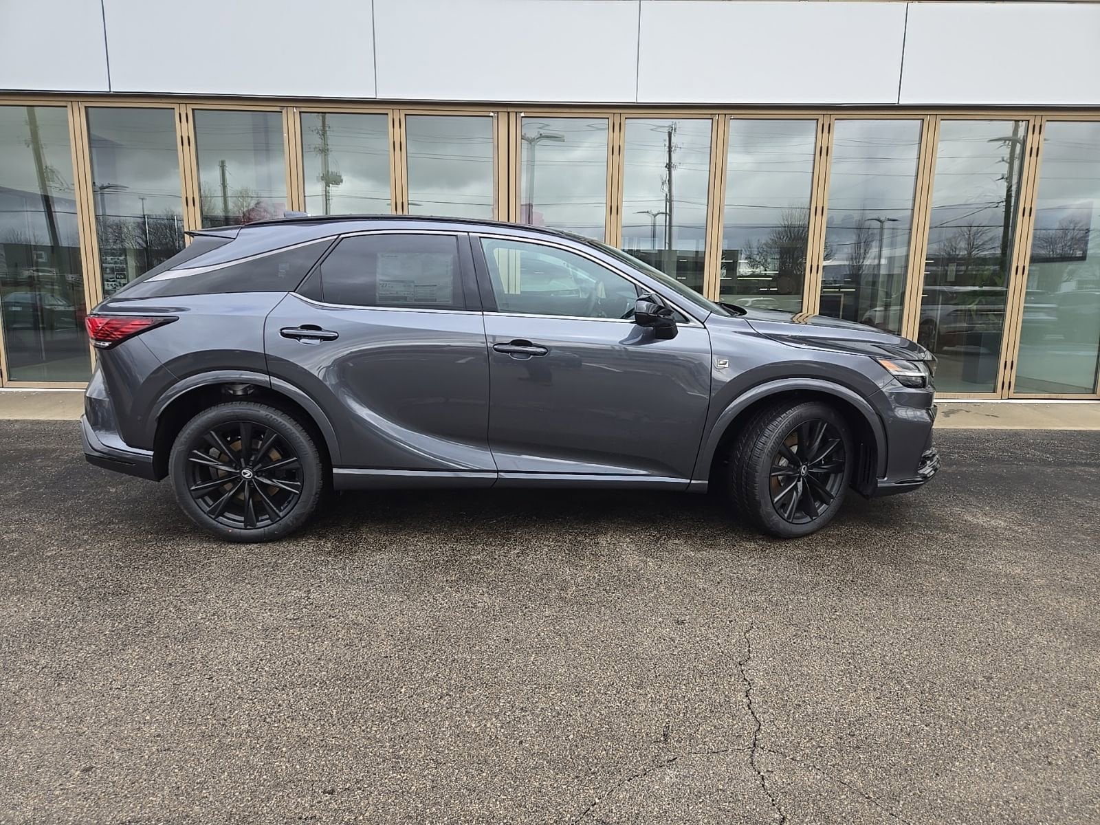 2026 Lexus RX 500h F-Sport - Photo 7
