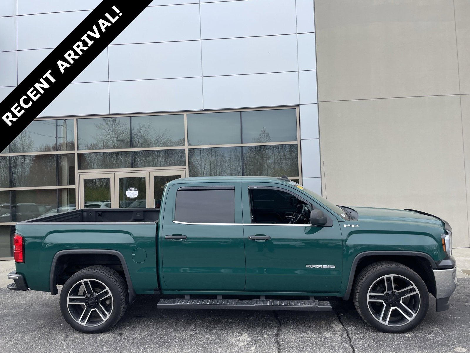 2018 GMC Sierra 1500 SLE's photo