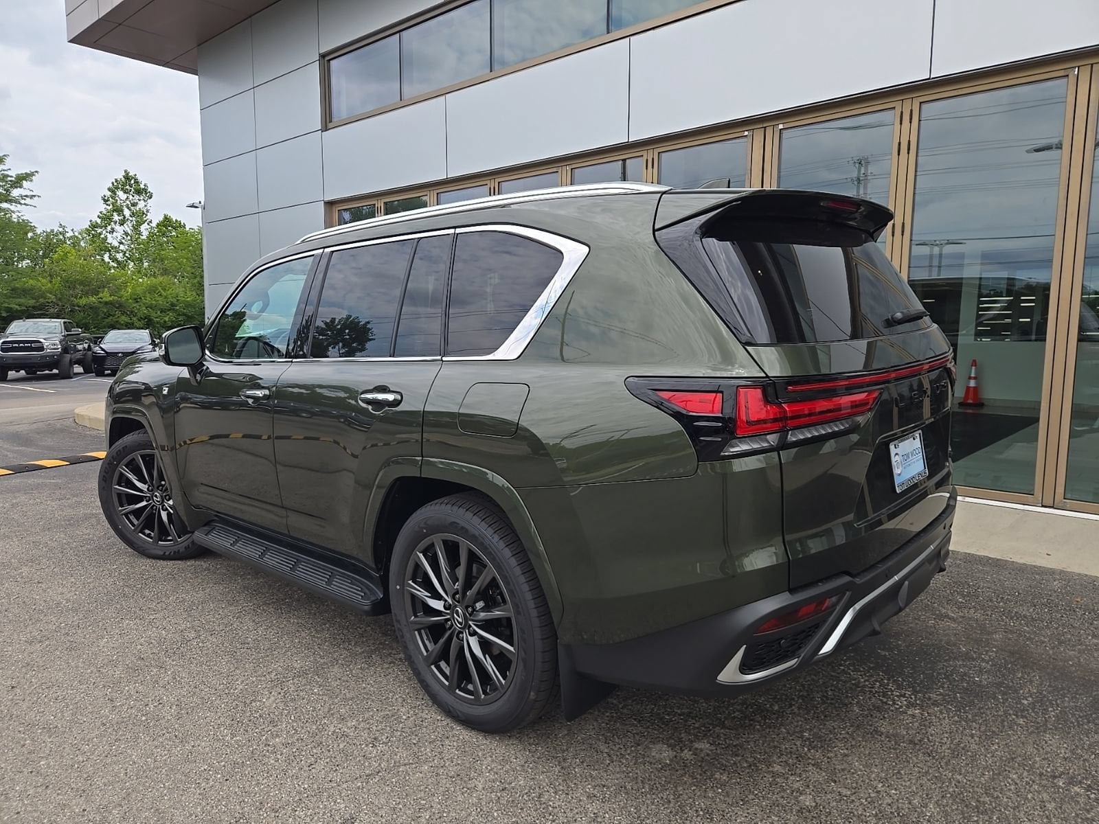 2026 Lexus LX 600 F-Sport - Photo 12